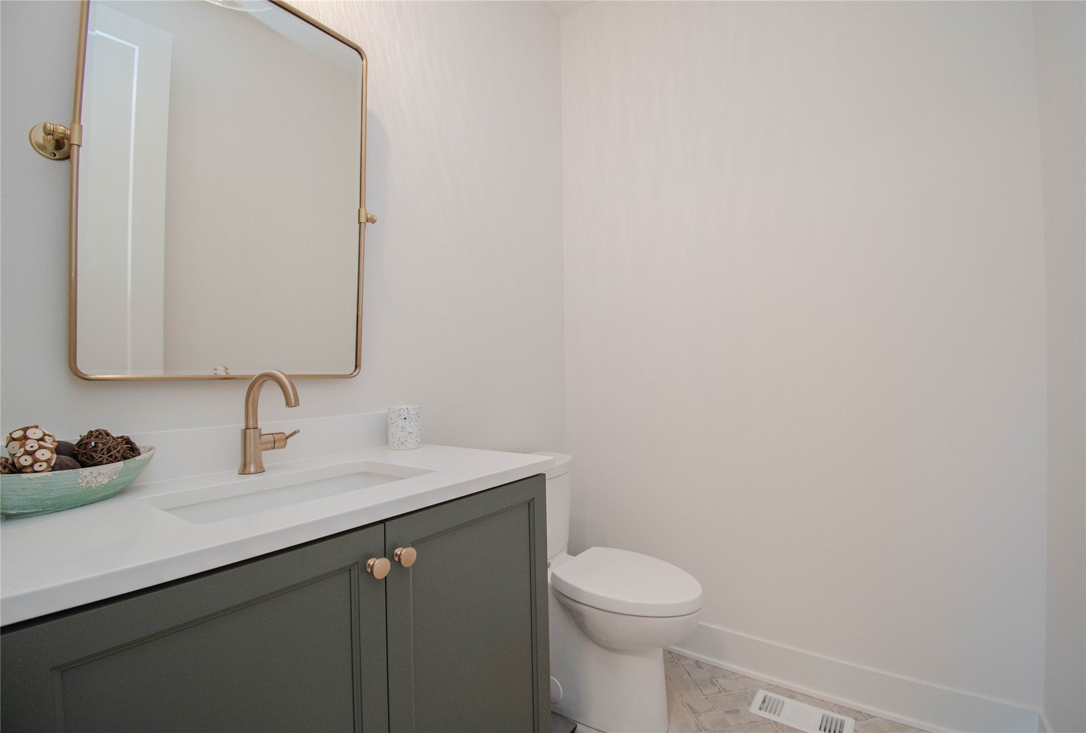 Clive, Iowa, 50325, United States, 4 Bedrooms Bedrooms, ,5 BathroomsBathrooms,Residential,Active,1964297