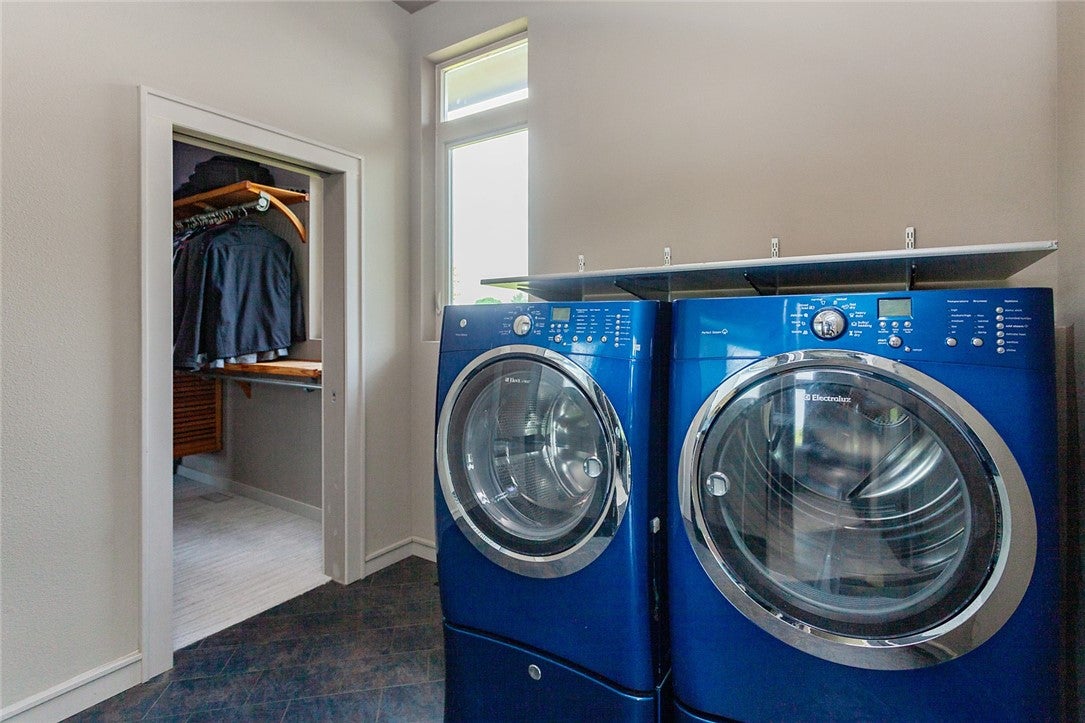 Van Meter, Iowa, 50261, United States, ,4 BathroomsBathrooms,Residential,Active,1757421