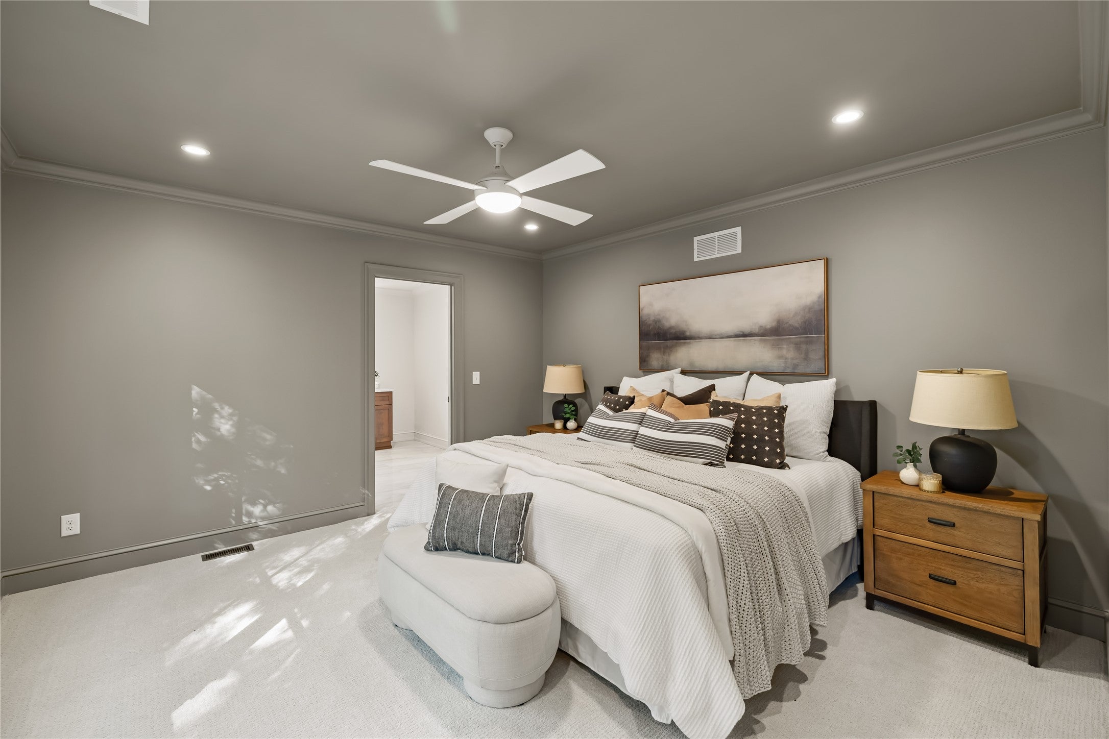 Des Moines, Iowa, 50312, United States, 5 Bedrooms Bedrooms, ,6 BathroomsBathrooms,Residential,Active,1963392