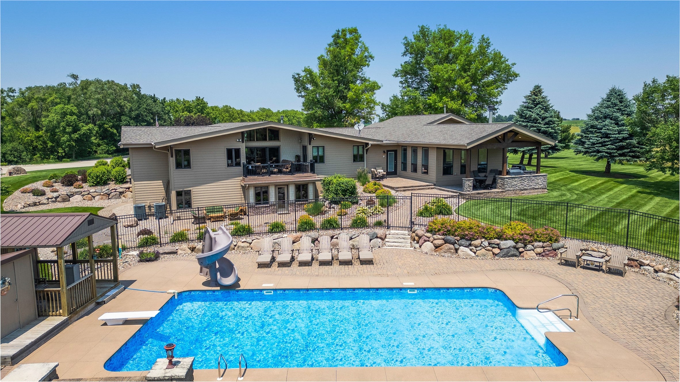 Madrid, Iowa, 50156, United States, 5 Bedrooms Bedrooms, ,6 BathroomsBathrooms,Residential,Active,1904744