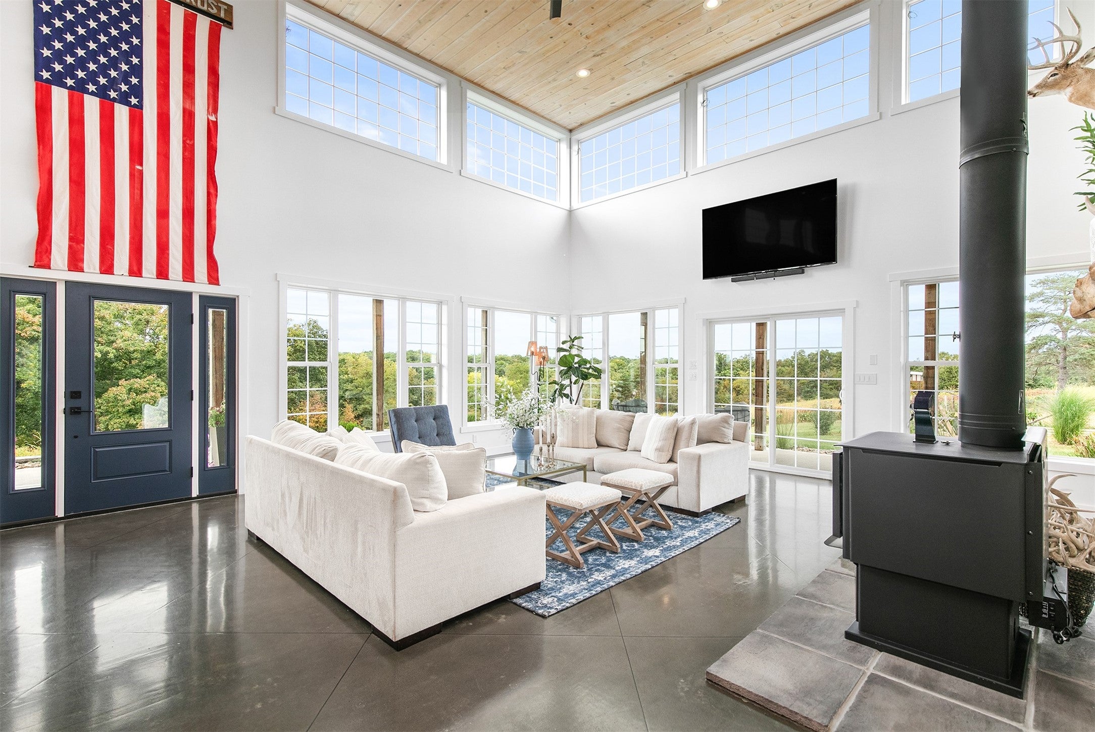 Winterset, Iowa, 50273, United States, 5 Bedrooms Bedrooms, ,5 BathroomsBathrooms,Residential,Active,1952277