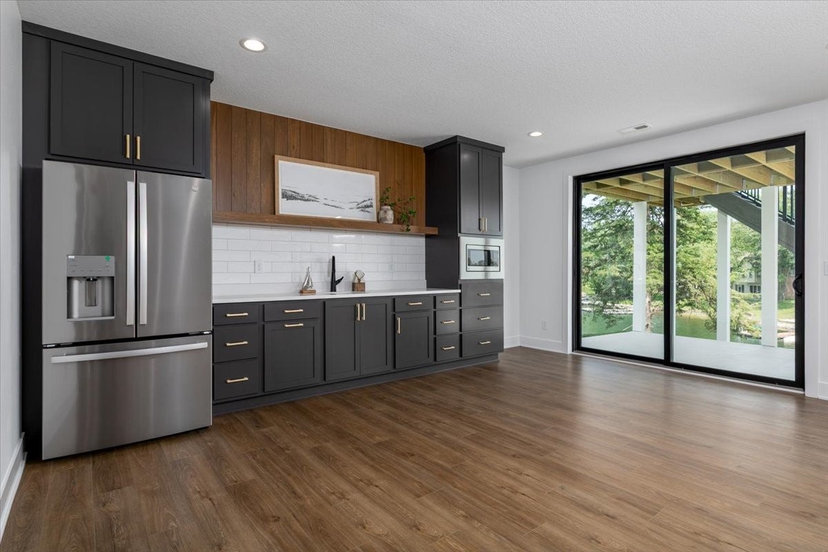 Ellston, Iowa, 50074, United States, 5 Bedrooms Bedrooms, ,3 BathroomsBathrooms,Residential,Active,1742141