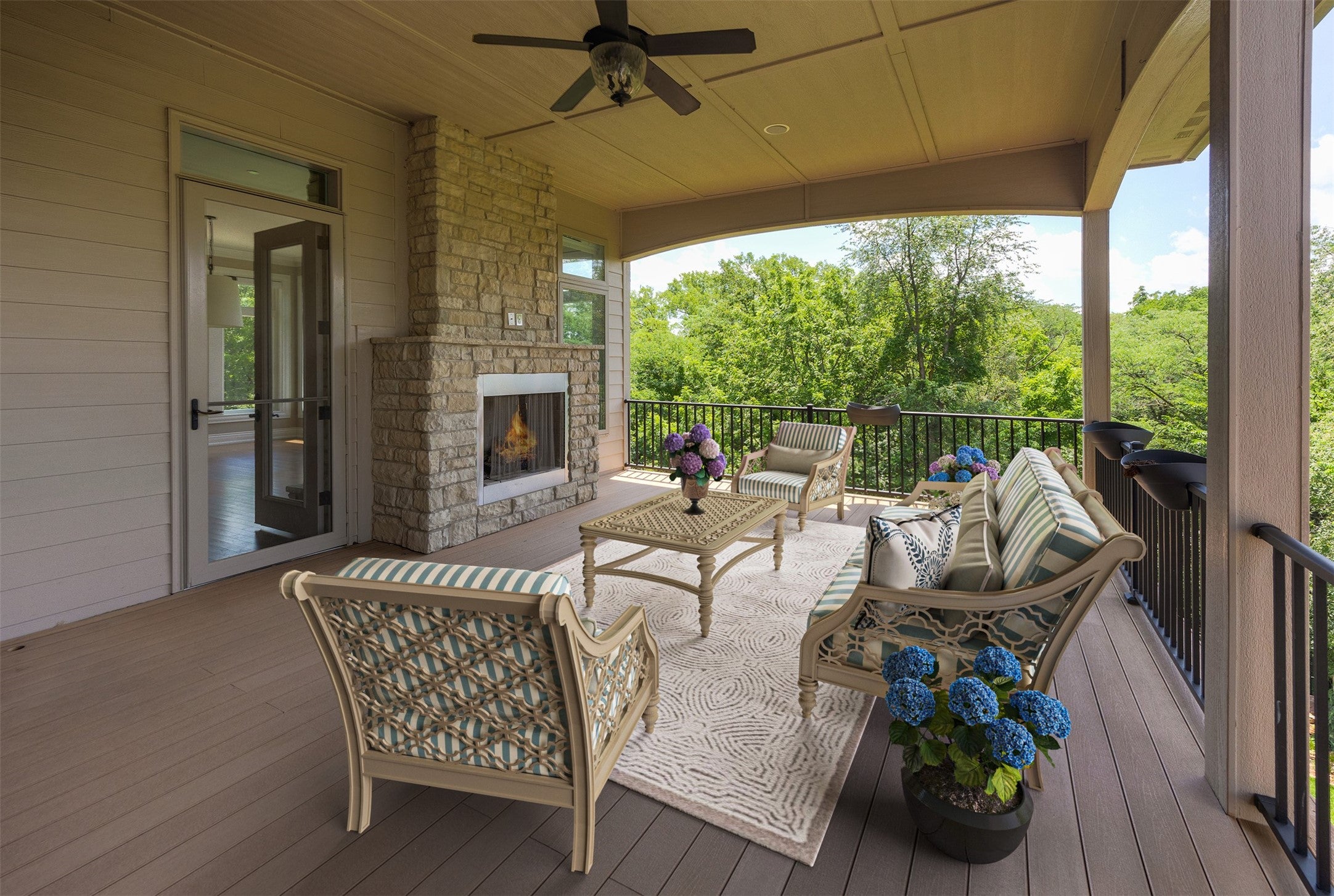 Urbandale, Iowa, 50323, United States, 5 Bedrooms Bedrooms, ,6 BathroomsBathrooms,Residential,Active,1876873