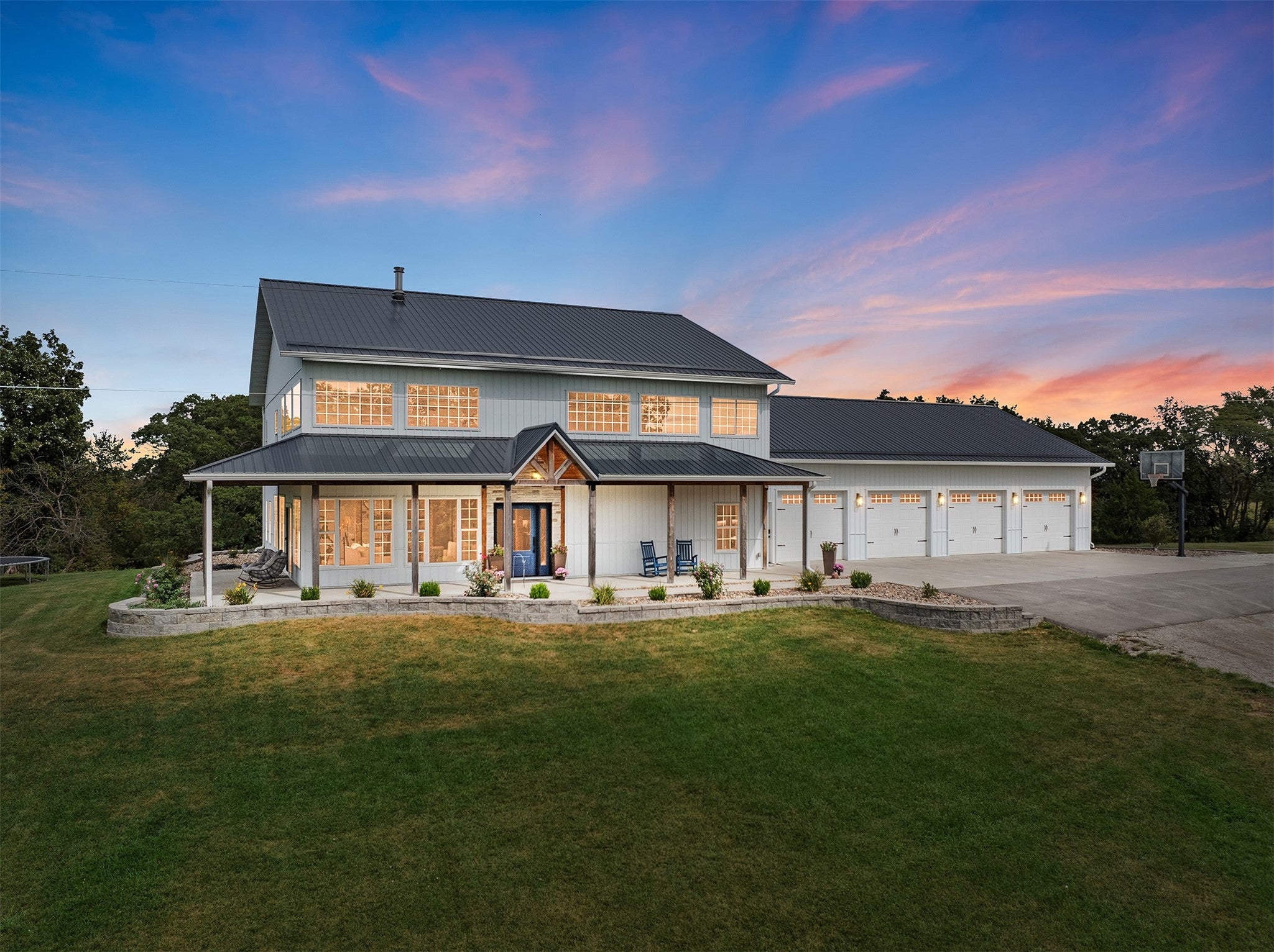 Winterset, Iowa, 50273, United States, 5 Bedrooms Bedrooms, ,5 BathroomsBathrooms,Residential,Active,1952277