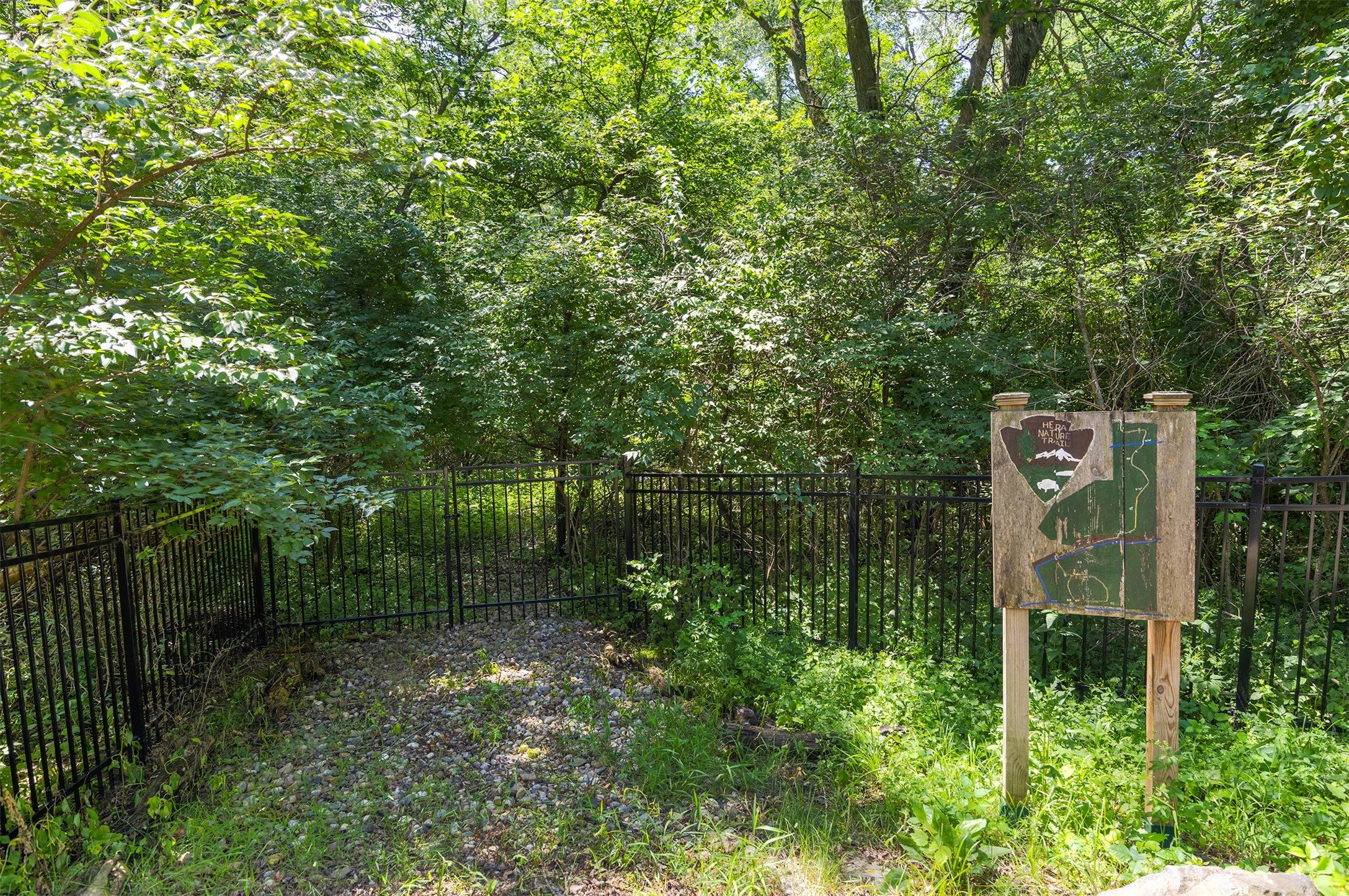 Urbandale, Iowa, 50323, United States, 5 Bedrooms Bedrooms, ,6 BathroomsBathrooms,Residential,Active,2011461