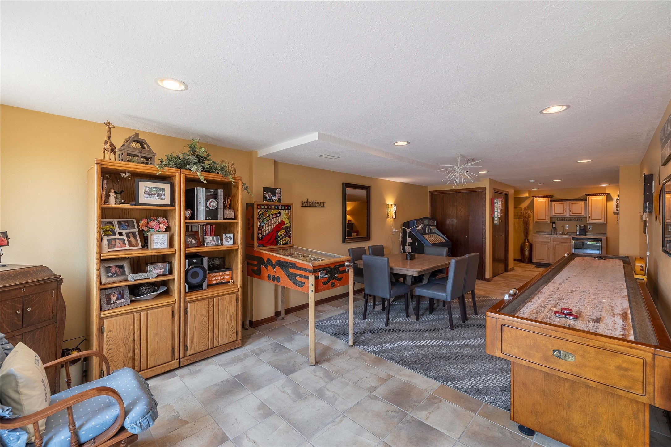 Madrid, Iowa, 50156, United States, 5 Bedrooms Bedrooms, ,6 BathroomsBathrooms,Residential,Active,1904744