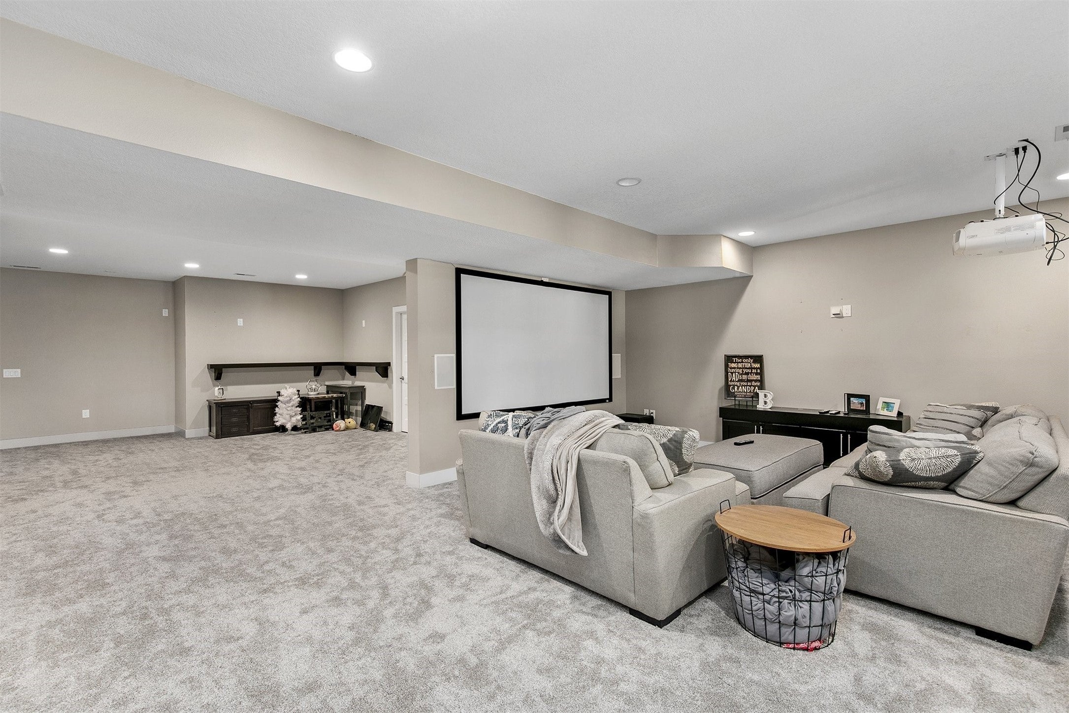 Clive, Iowa, 50325, United States, 5 Bedrooms Bedrooms, ,6 BathroomsBathrooms,Residential,Active,1993639