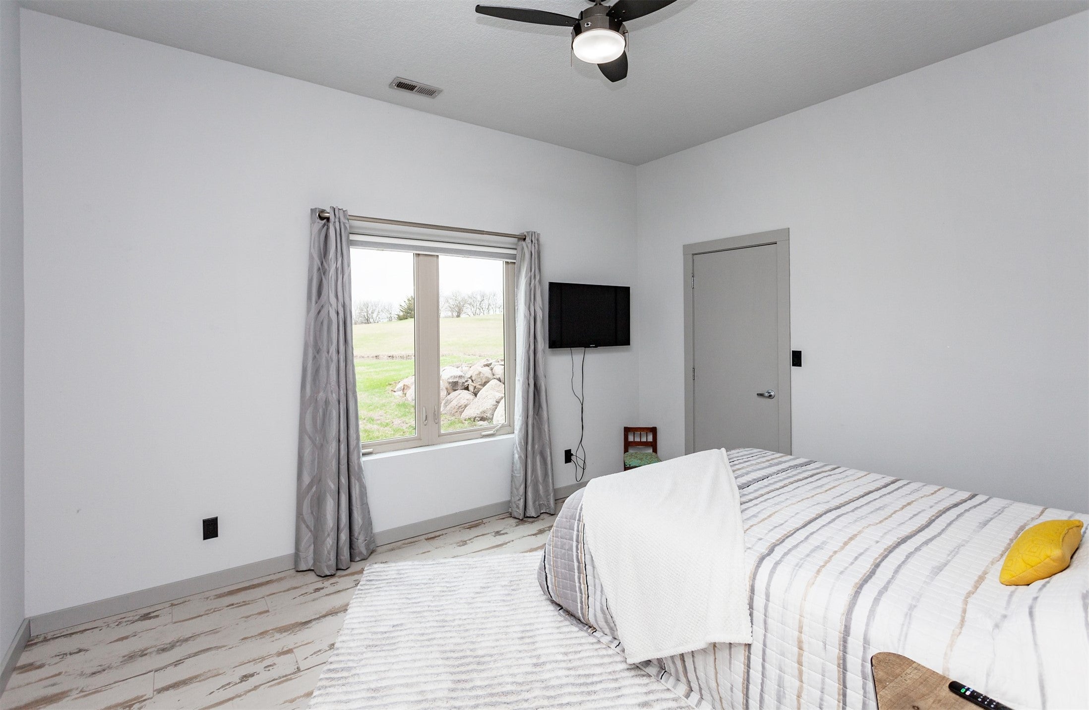 Van Meter, Iowa, 50261, United States, ,4 BathroomsBathrooms,Residential,Active,1757421