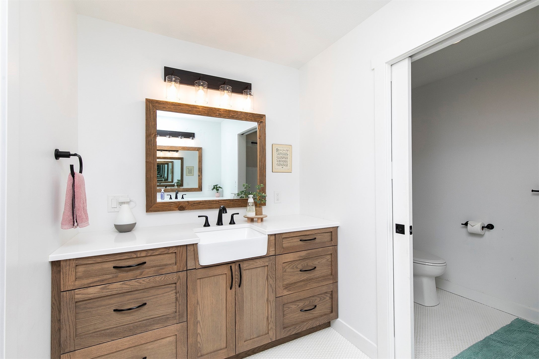 Winterset, Iowa, 50273, United States, 5 Bedrooms Bedrooms, ,5 BathroomsBathrooms,Residential,Active,1952277