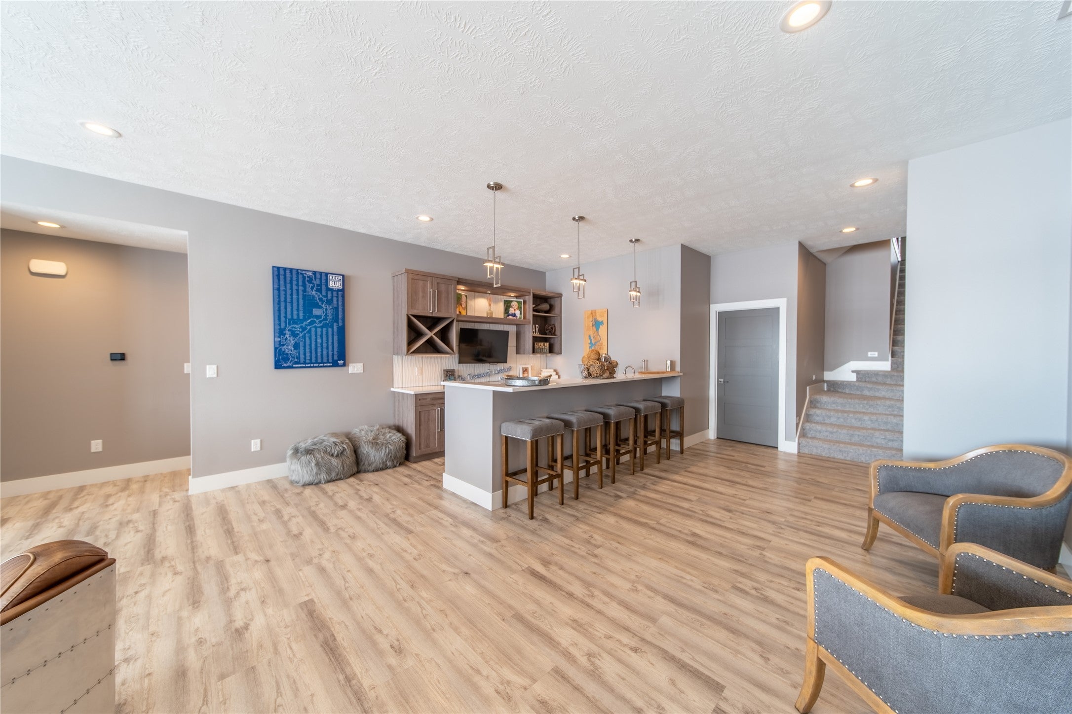 Spirit Lake, Iowa, 51360, United States, 7 Bedrooms Bedrooms, ,6 BathroomsBathrooms,Residential,Active,2007135