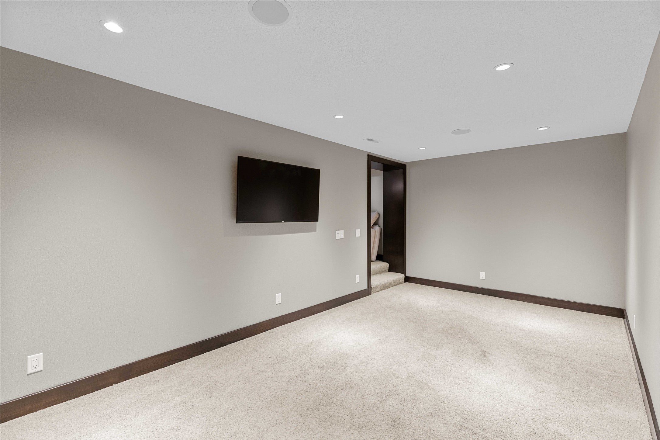 Panora, Iowa, 50216, United States, 5 Bedrooms Bedrooms, ,5 BathroomsBathrooms,Residential,Active,1904150