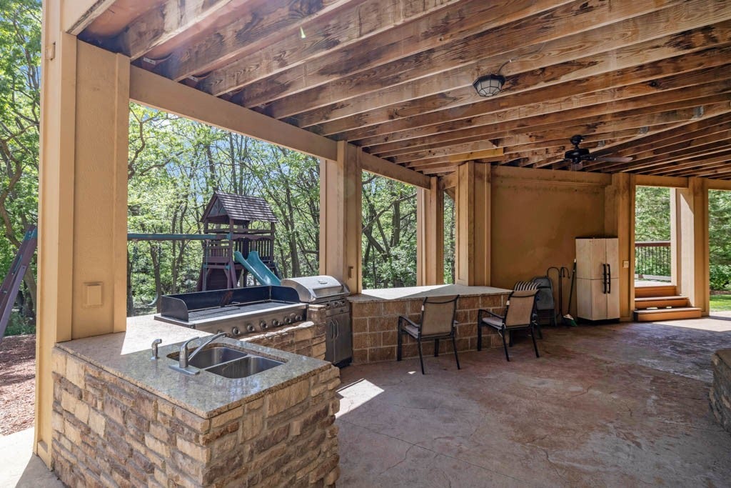 Ames, Iowa, 50014, United States, 6 Bedrooms Bedrooms, ,6 BathroomsBathrooms,Residential,Active,2014935