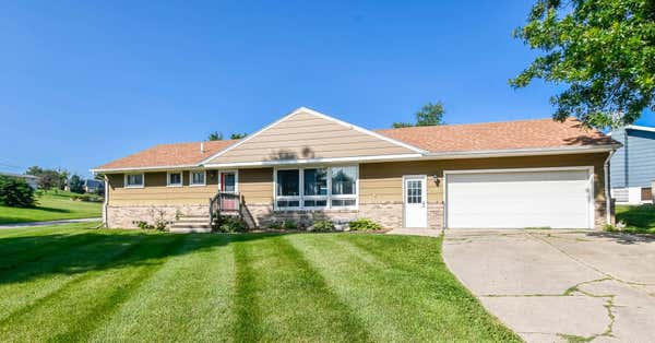 1402 BRENTWOOD TER, MARSHALLTOWN, IA 50158 - Image 1