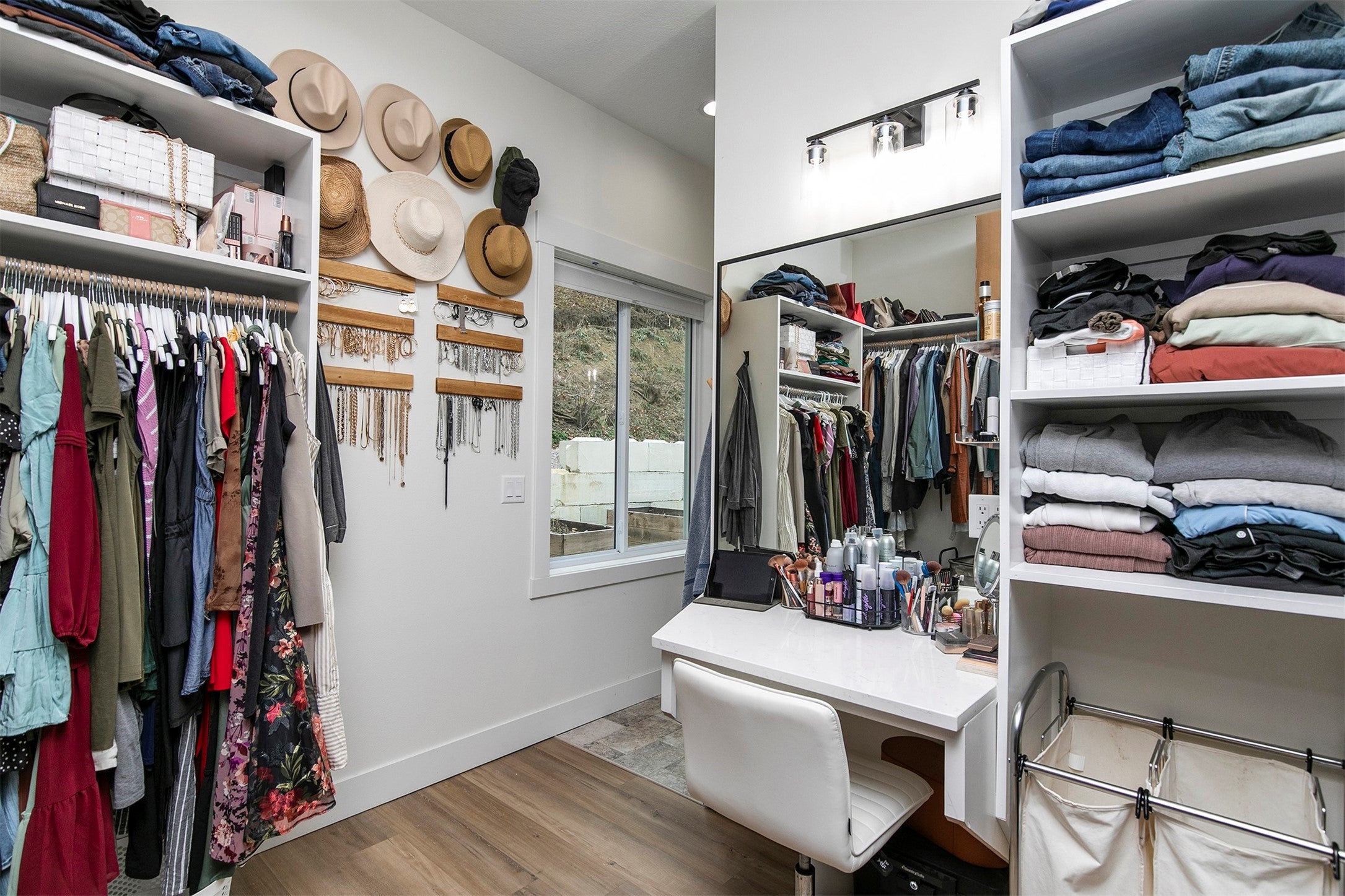 Adel, Iowa, 50003, United States, 3 Bedrooms Bedrooms, ,2 BathroomsBathrooms,Residential,Active,2009856