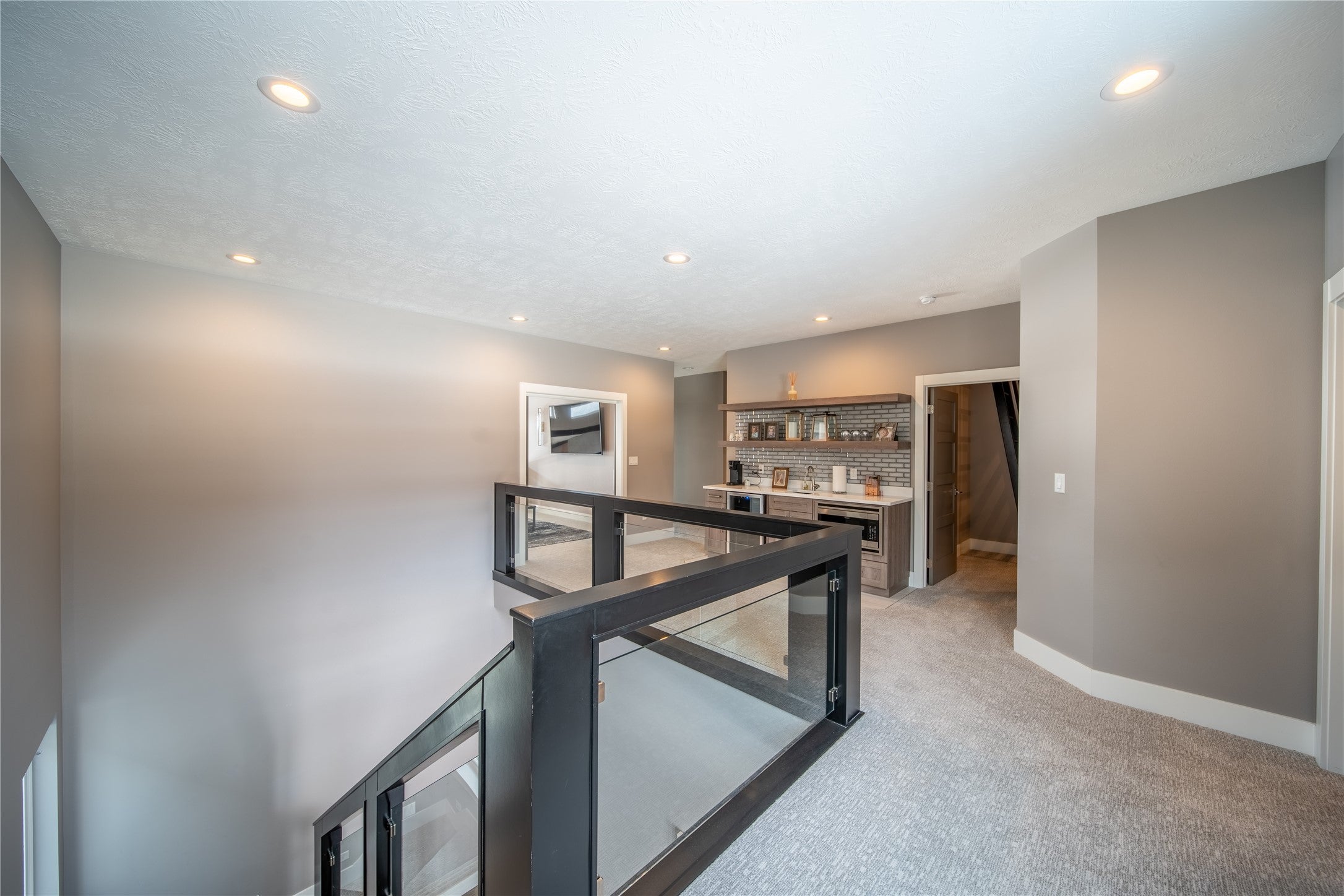 Spirit Lake, Iowa, 51360, United States, 7 Bedrooms Bedrooms, ,6 BathroomsBathrooms,Residential,Active,2007135