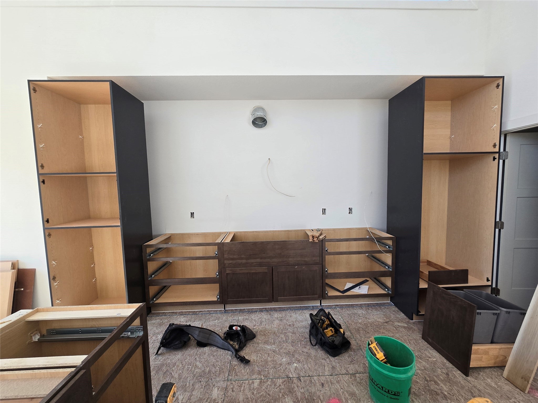 Urbandale, Iowa, 50323, United States, 6 Bedrooms Bedrooms, ,6 BathroomsBathrooms,Residential,Active,1869122