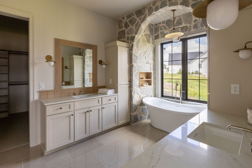 Clive, Iowa, 50325, United States, ,4 BathroomsBathrooms,Residential,Active,1769870