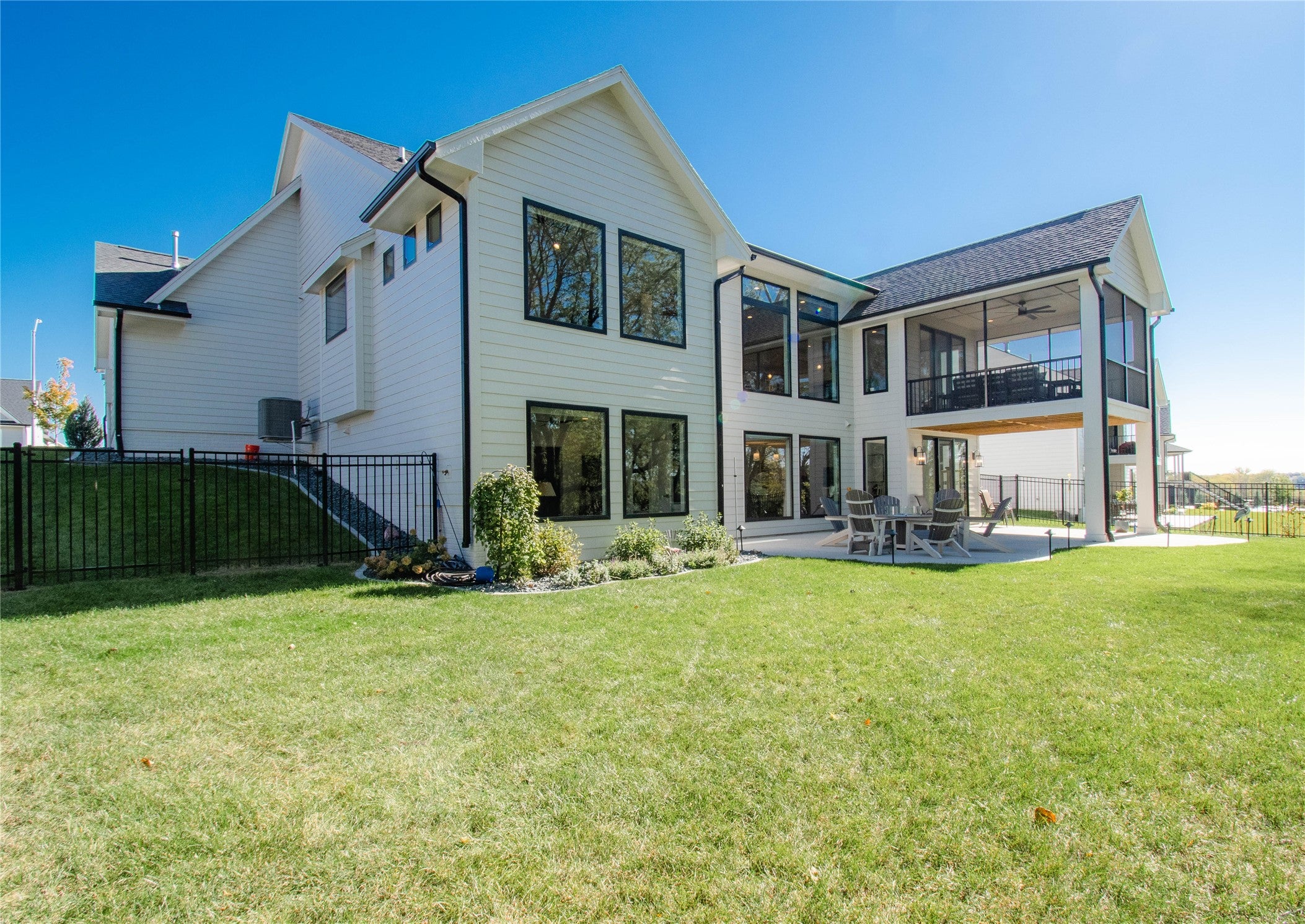 Clive, Iowa, 50325, United States, 4 Bedrooms Bedrooms, ,5 BathroomsBathrooms,Residential,Active,1964297