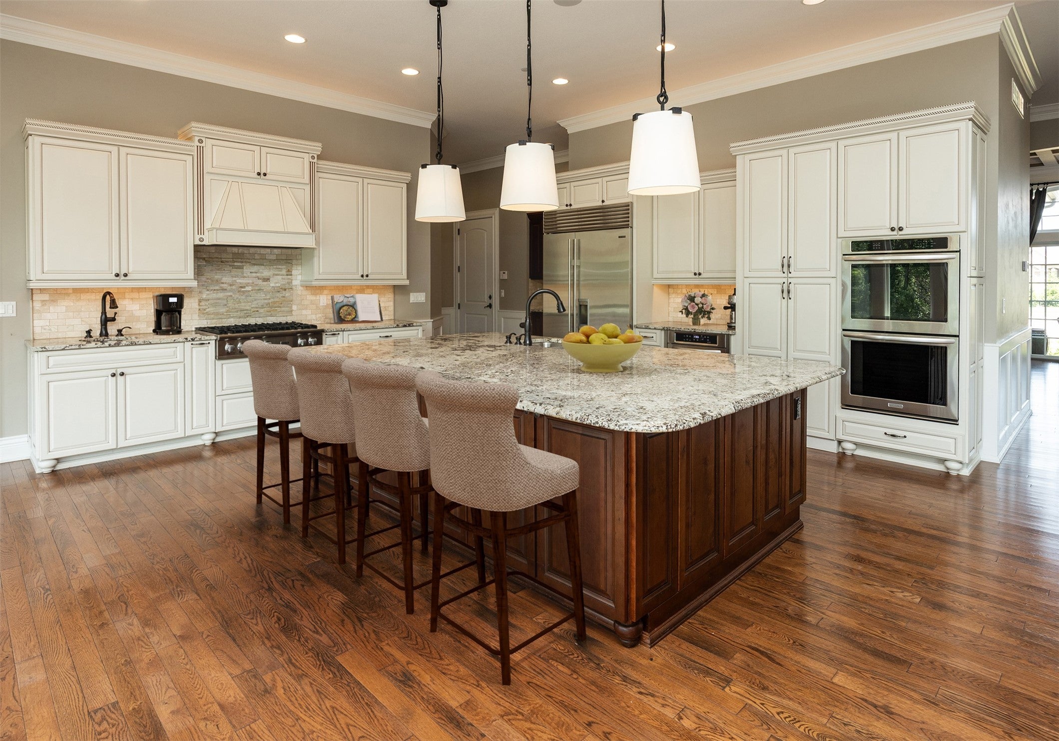 Urbandale, Iowa, 50323, United States, 5 Bedrooms Bedrooms, ,6 BathroomsBathrooms,Residential,Active,1876873