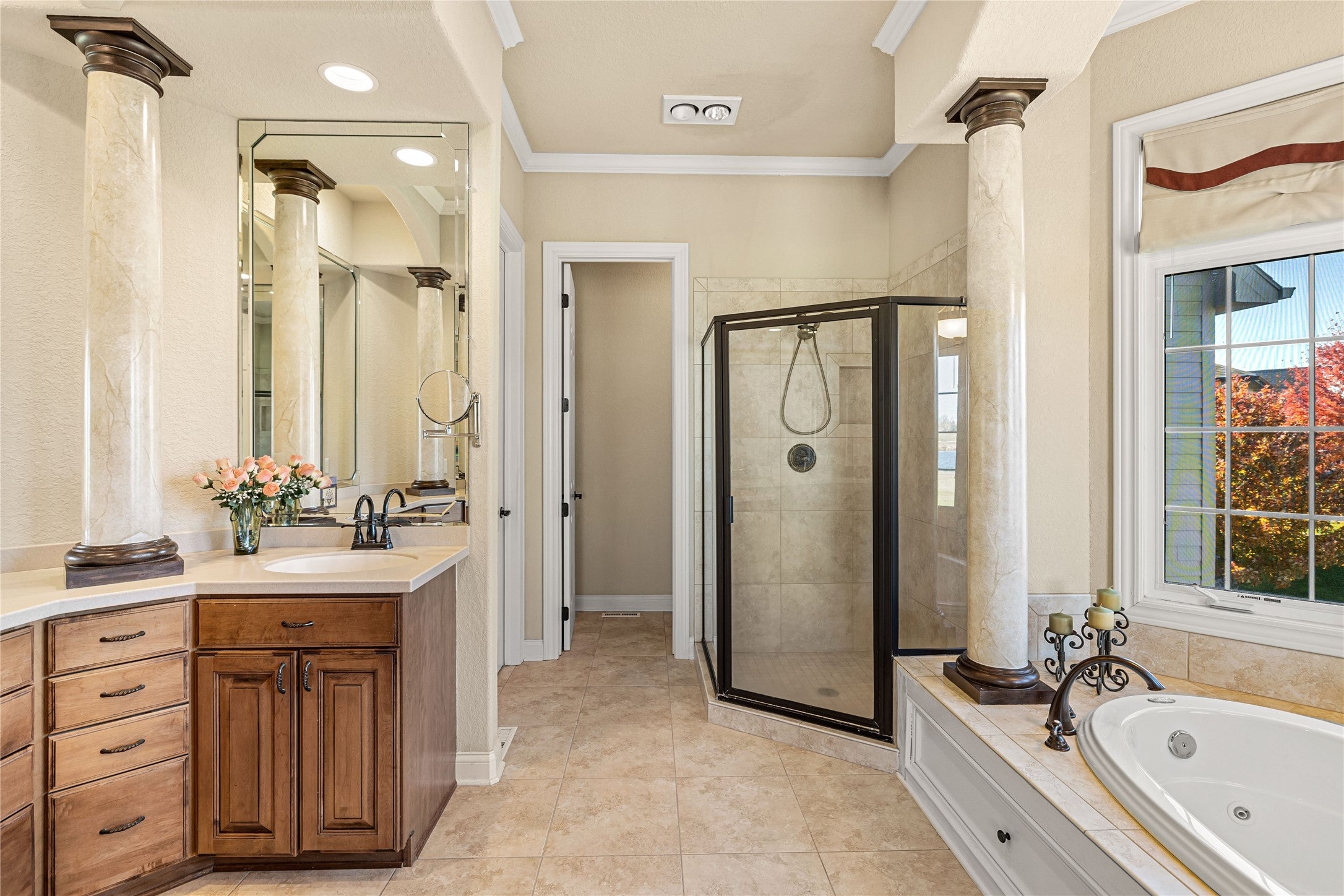 Ankeny, Iowa, 50021, United States, 5 Bedrooms Bedrooms, ,5 BathroomsBathrooms,Residential,Active,1987216