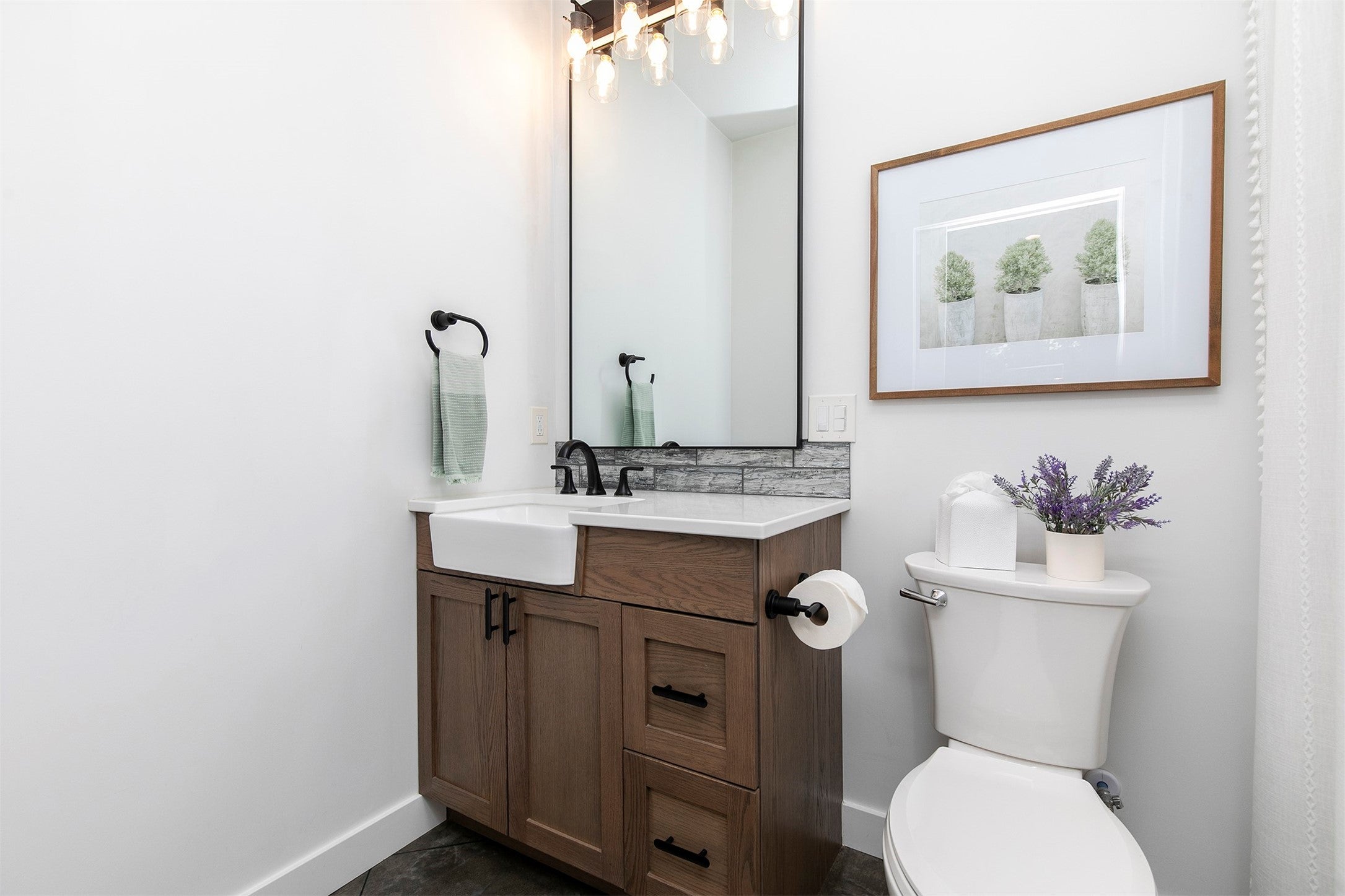 Winterset, Iowa, 50273, United States, 5 Bedrooms Bedrooms, ,5 BathroomsBathrooms,Residential,Active,1952277