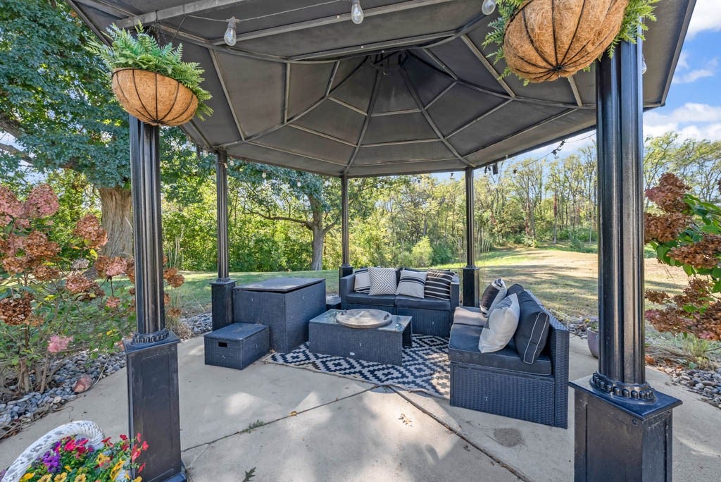 Bondurant, Iowa, 50035, United States, 5 Bedrooms Bedrooms, ,4 BathroomsBathrooms,Residential,Active,1961950