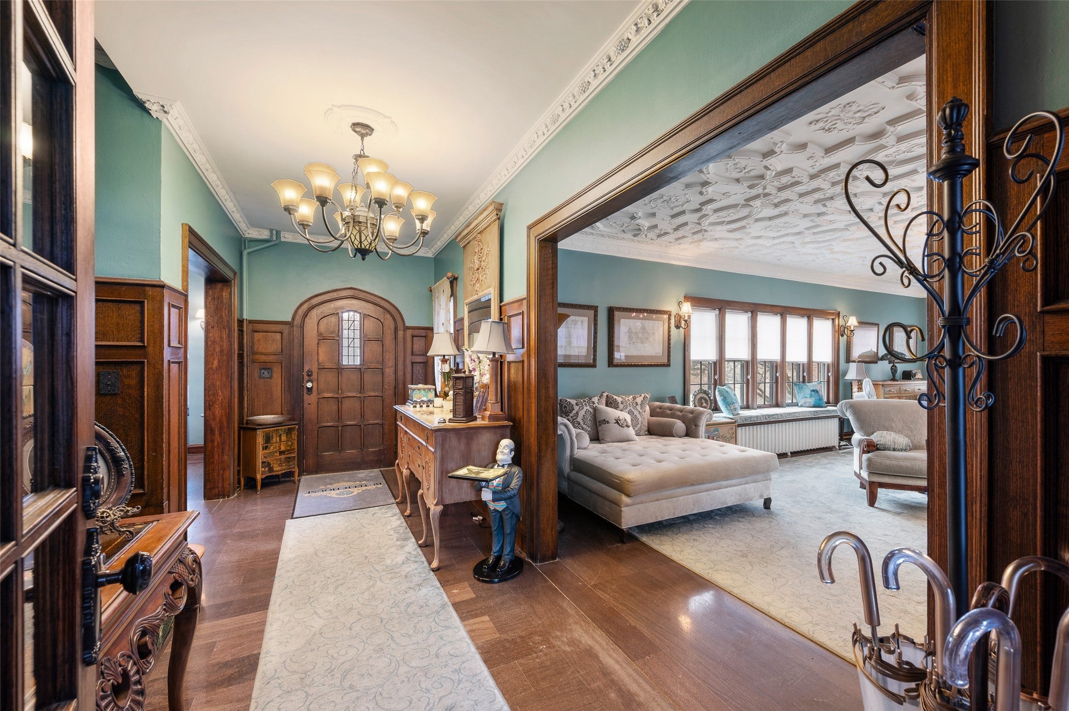 Des Moines, Iowa, 50312, United States, 7 Bedrooms Bedrooms, ,9 BathroomsBathrooms,Residential,Active,2014607