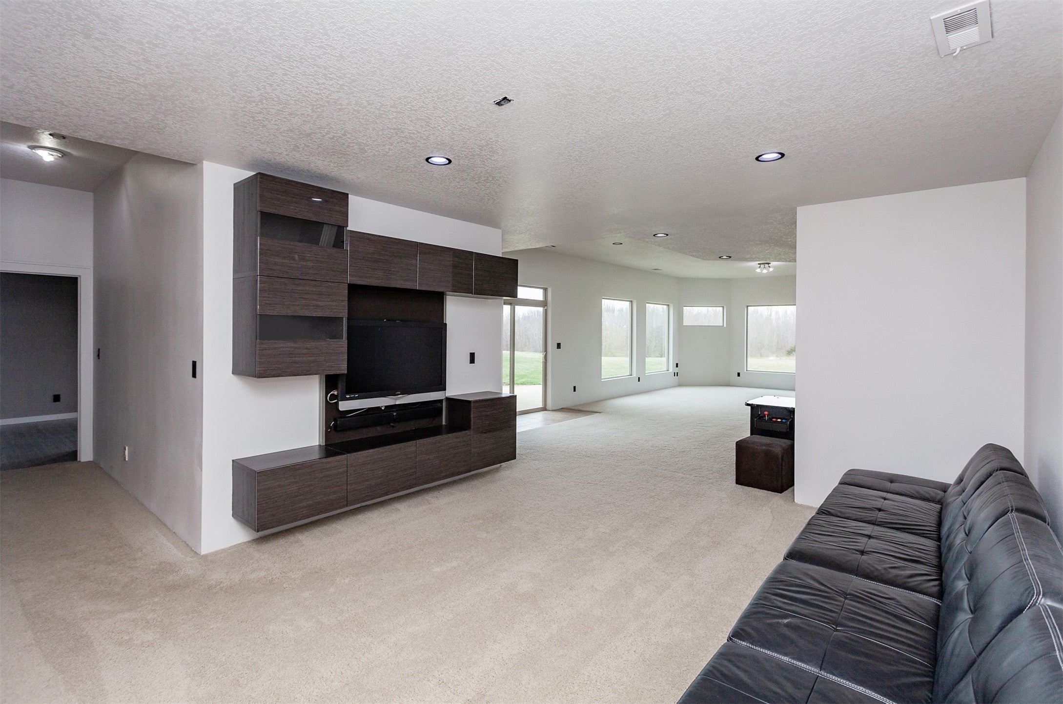 Van Meter, Iowa, 50261, United States, ,4 BathroomsBathrooms,Residential,Active,1757421