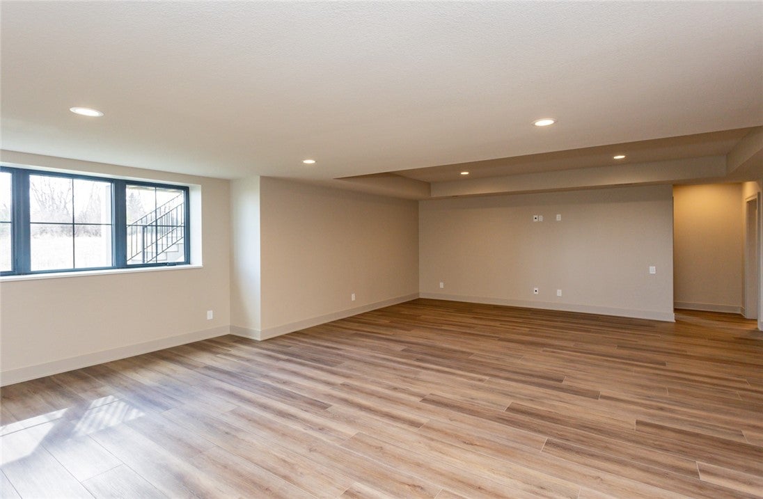 Grimes, Iowa, 50111, United States, 6 Bedrooms Bedrooms, ,5 BathroomsBathrooms,Residential,Active,1755255