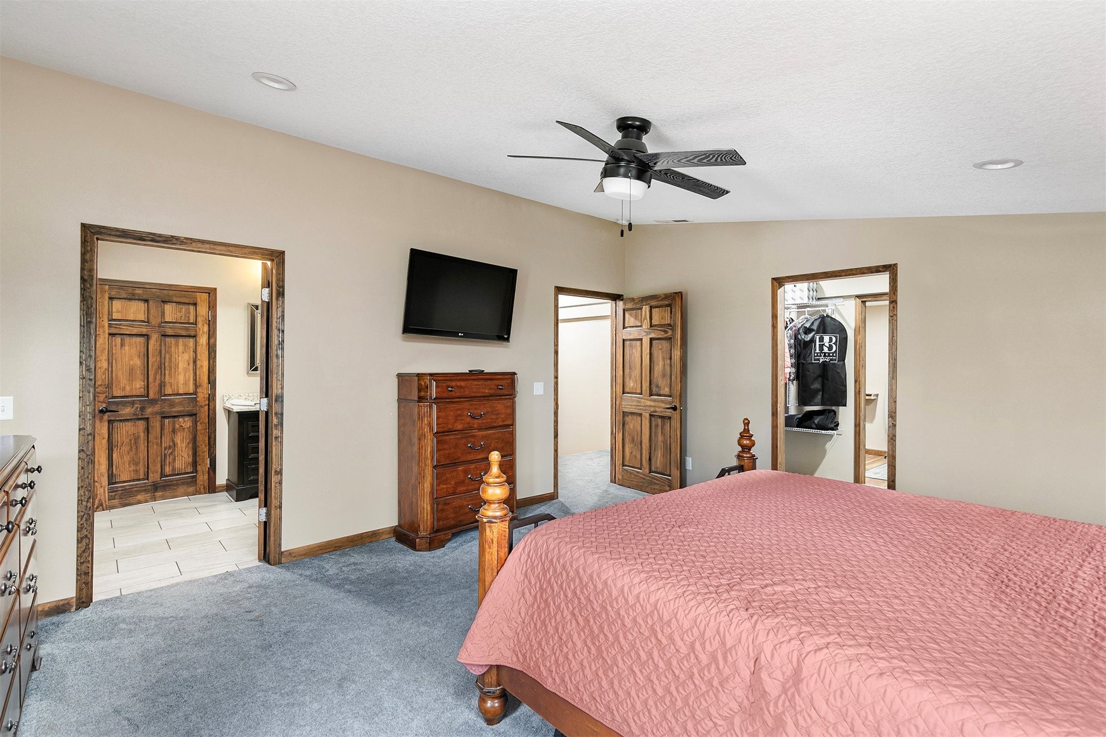 Redfield, Iowa, 50233, United States, 4 Bedrooms Bedrooms, ,3 BathroomsBathrooms,Residential,Active,1993624