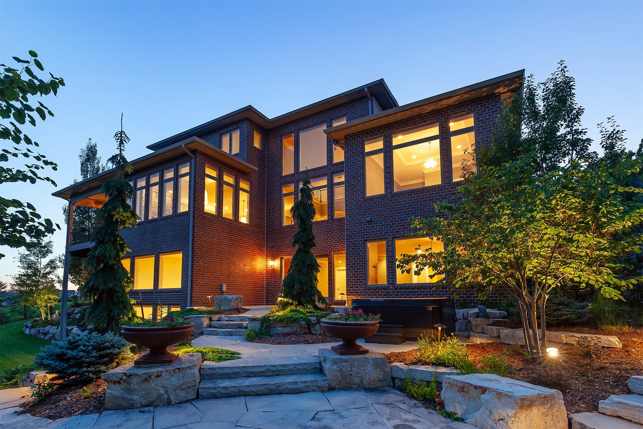 Urbandale, Iowa, 50323, United States, 5 Bedrooms Bedrooms, ,6 BathroomsBathrooms,Residential,Active,2011461