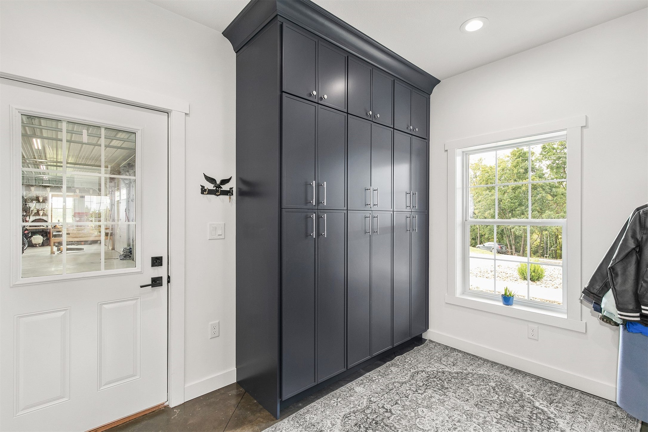 Winterset, Iowa, 50273, United States, 5 Bedrooms Bedrooms, ,5 BathroomsBathrooms,Residential,Active,1952277