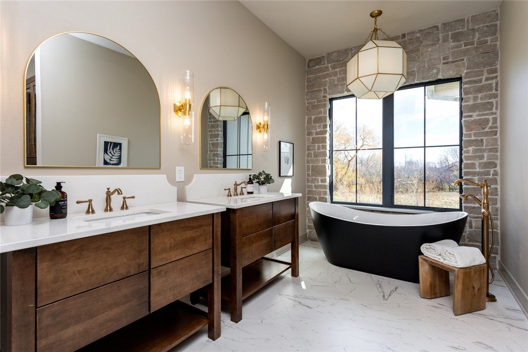 Grimes, Iowa, 50111, United States, 6 Bedrooms Bedrooms, ,5 BathroomsBathrooms,Residential,Active,1755255