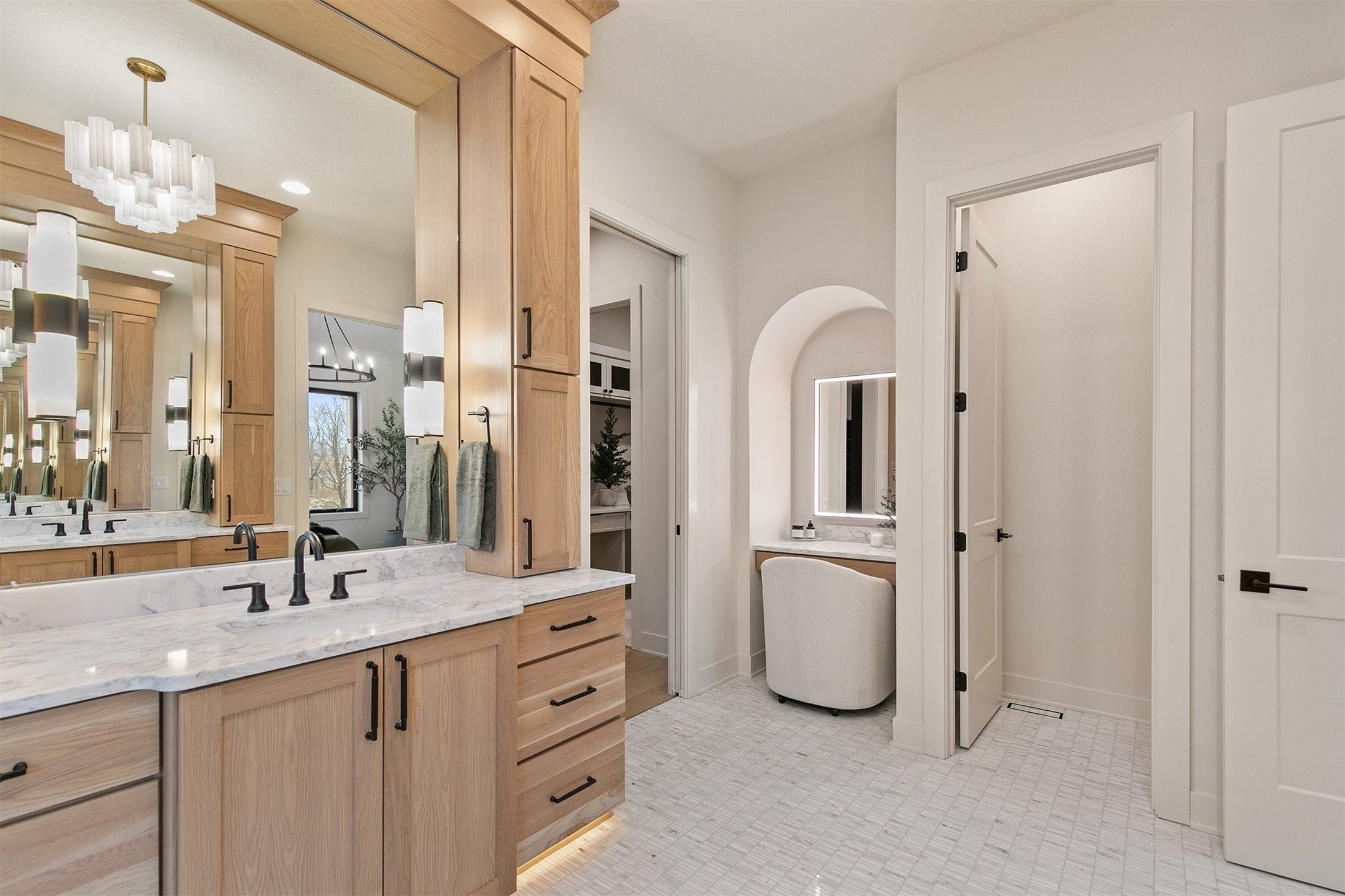 West Des Moines, Iowa, 50266, United States, 4 Bedrooms Bedrooms, ,5 BathroomsBathrooms,Residential,Active,1894164