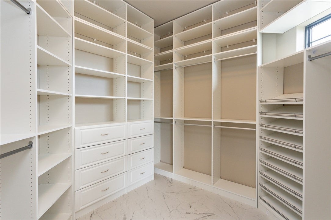 Grimes, Iowa, 50111, United States, 6 Bedrooms Bedrooms, ,5 BathroomsBathrooms,Residential,Active,1755255