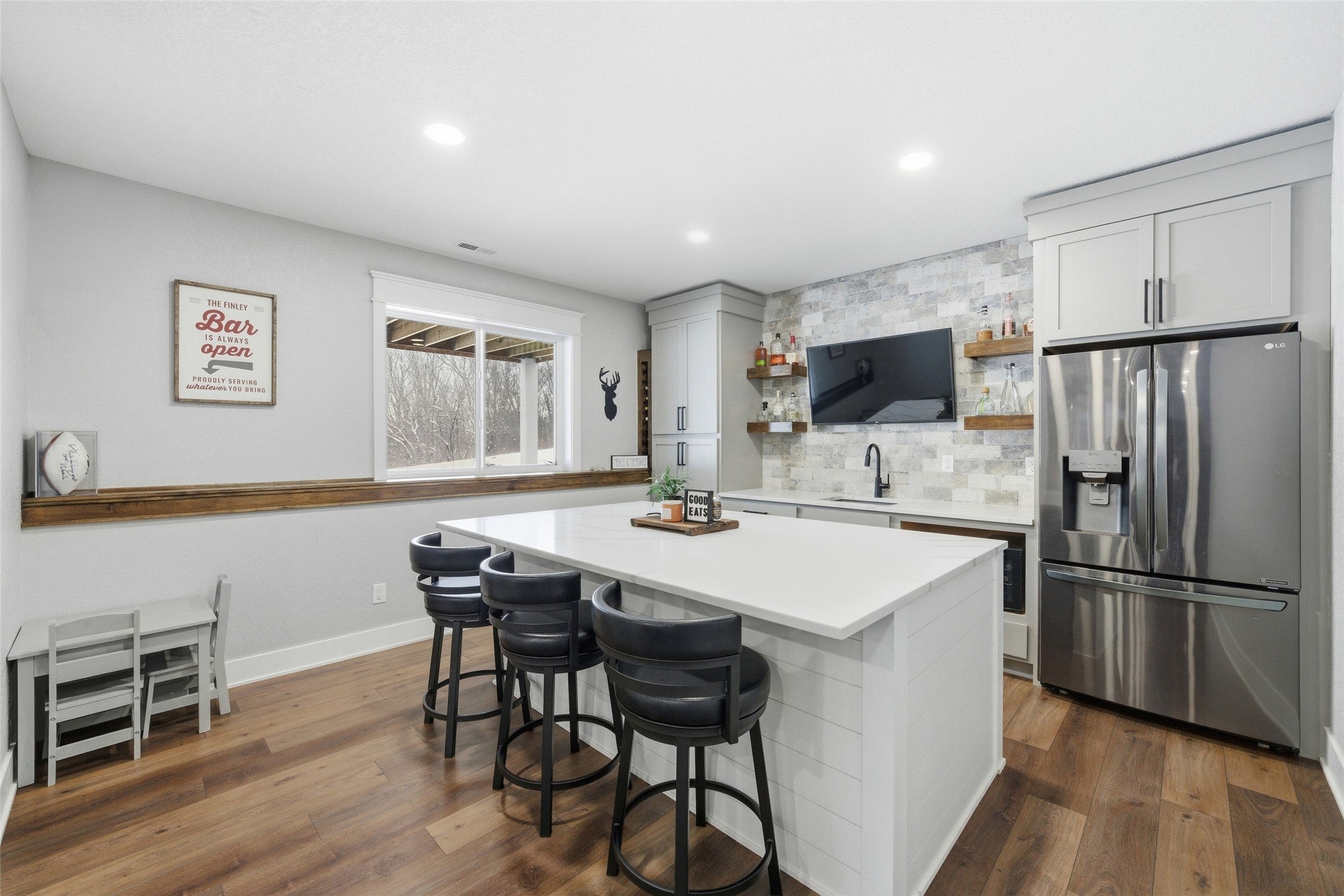 Bondurant, Iowa, 50035, United States, 5 Bedrooms Bedrooms, ,5 BathroomsBathrooms,Residential,Active,2002355