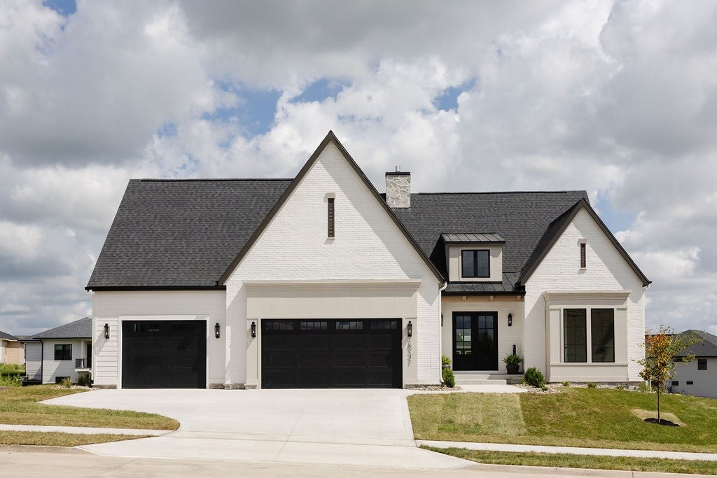 Clive, Iowa, 50325, United States, ,4 BathroomsBathrooms,Residential,Active,1769870