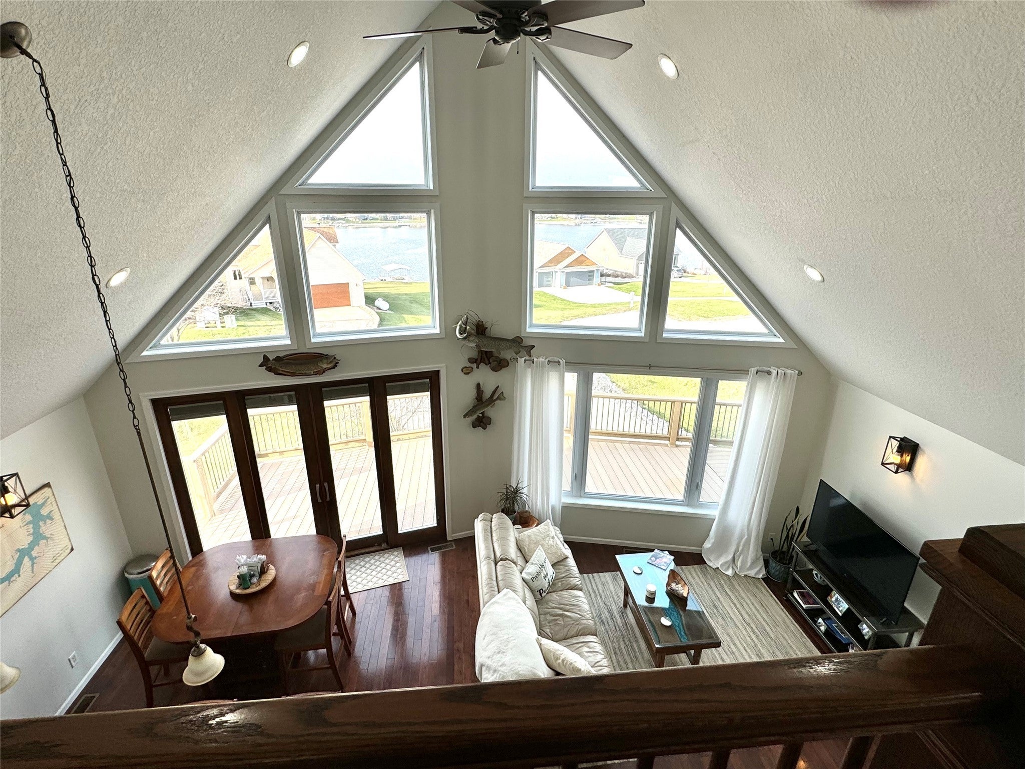 Ellston, Iowa, 50074, United States, 4 Bedrooms Bedrooms, ,3 BathroomsBathrooms,Residential,Active,1945187