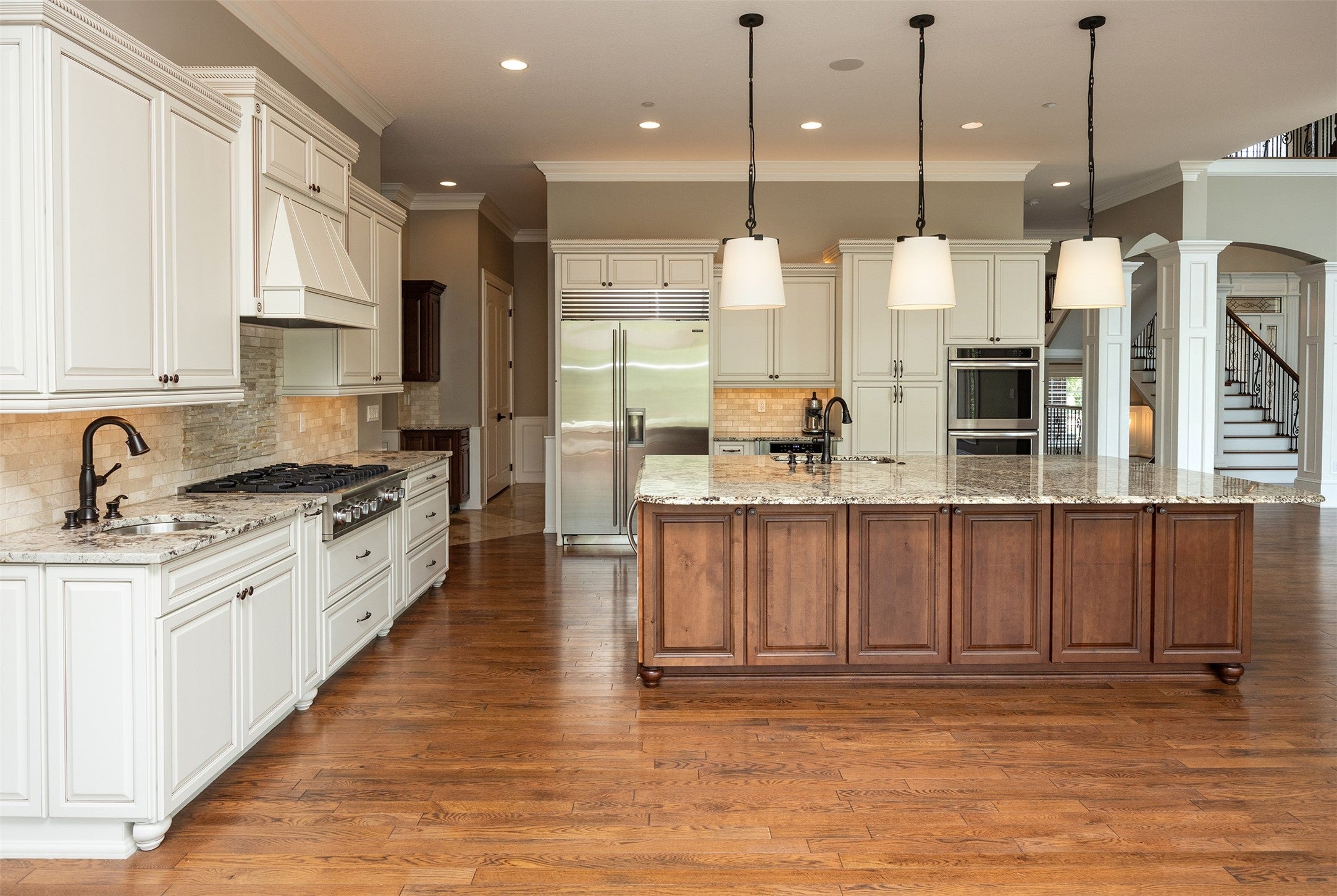 Urbandale, Iowa, 50323, United States, 5 Bedrooms Bedrooms, ,6 BathroomsBathrooms,Residential,Active,2011461