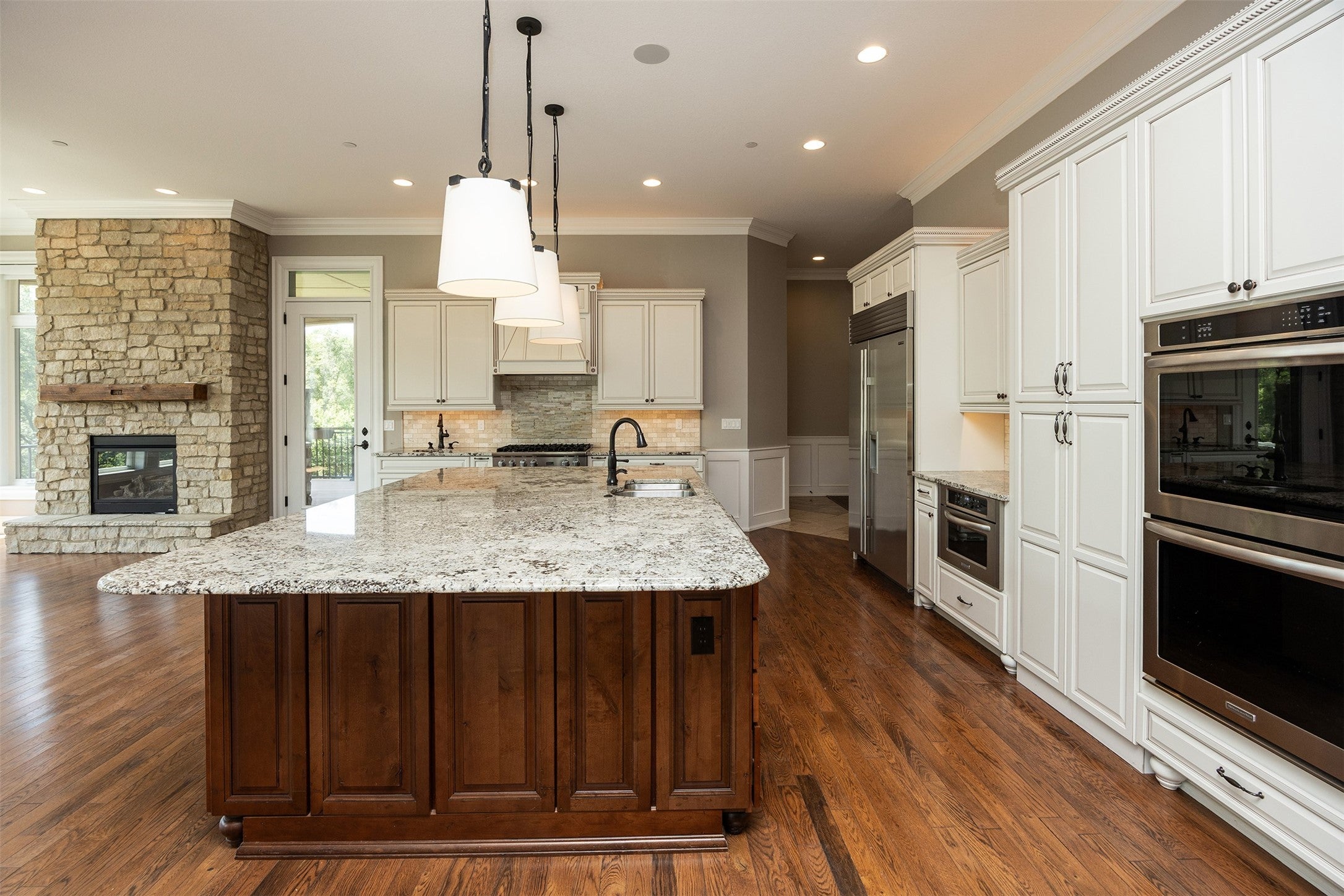 Urbandale, Iowa, 50323, United States, 5 Bedrooms Bedrooms, ,6 BathroomsBathrooms,Residential,Active,2011461