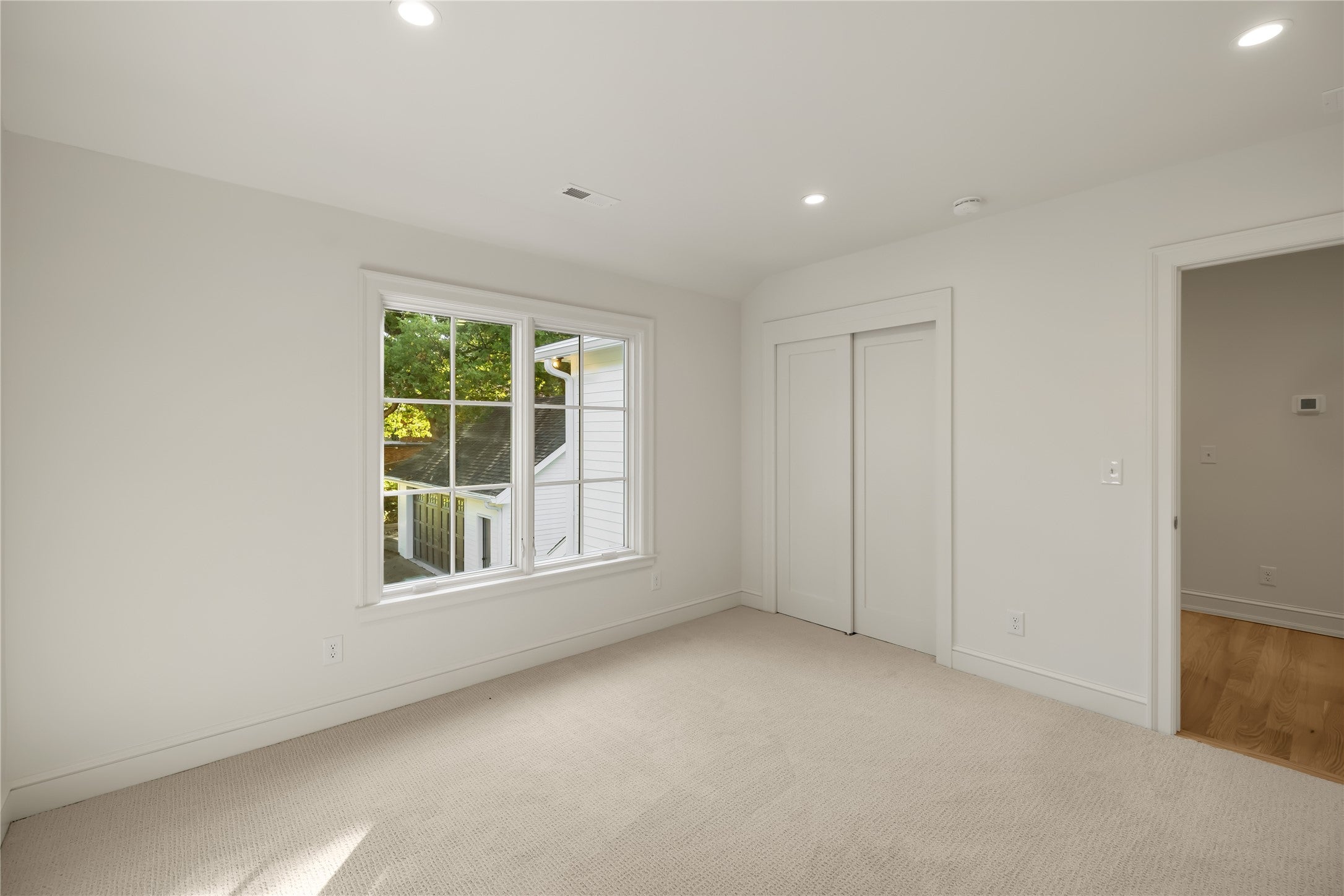 Des Moines, Iowa, 50312, United States, 5 Bedrooms Bedrooms, ,6 BathroomsBathrooms,Residential,Active,1963392