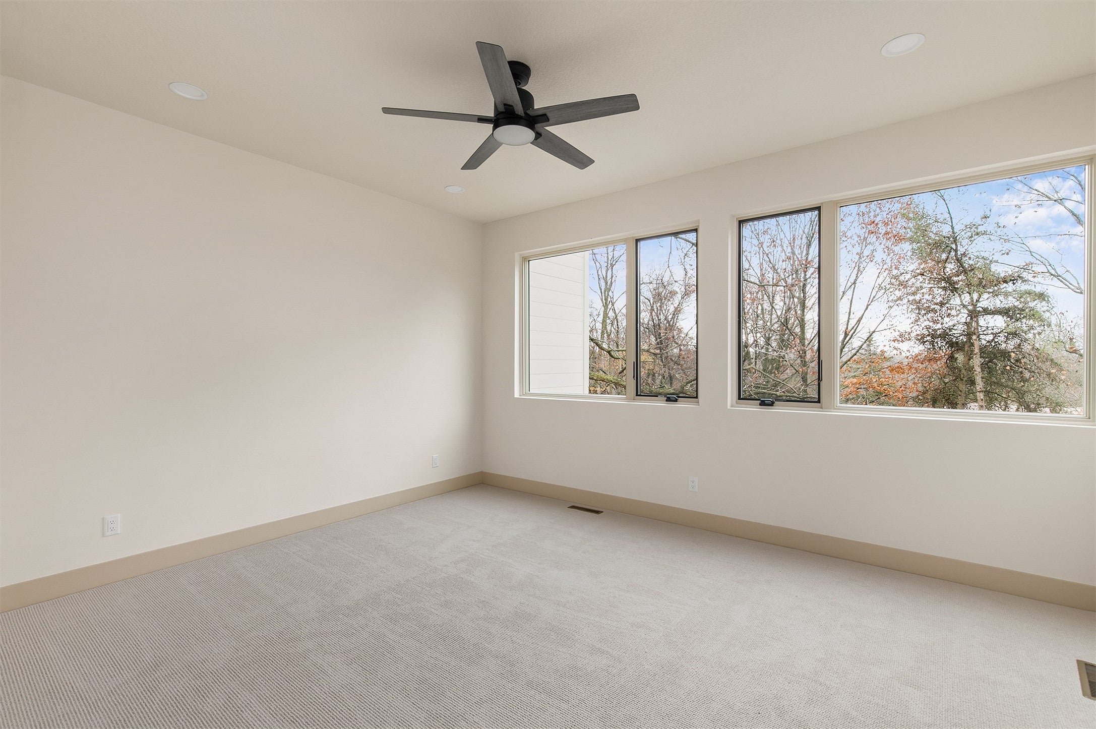 Ankeny, Iowa, 50023, United States, 5 Bedrooms Bedrooms, ,4 BathroomsBathrooms,Residential,Active,1998590