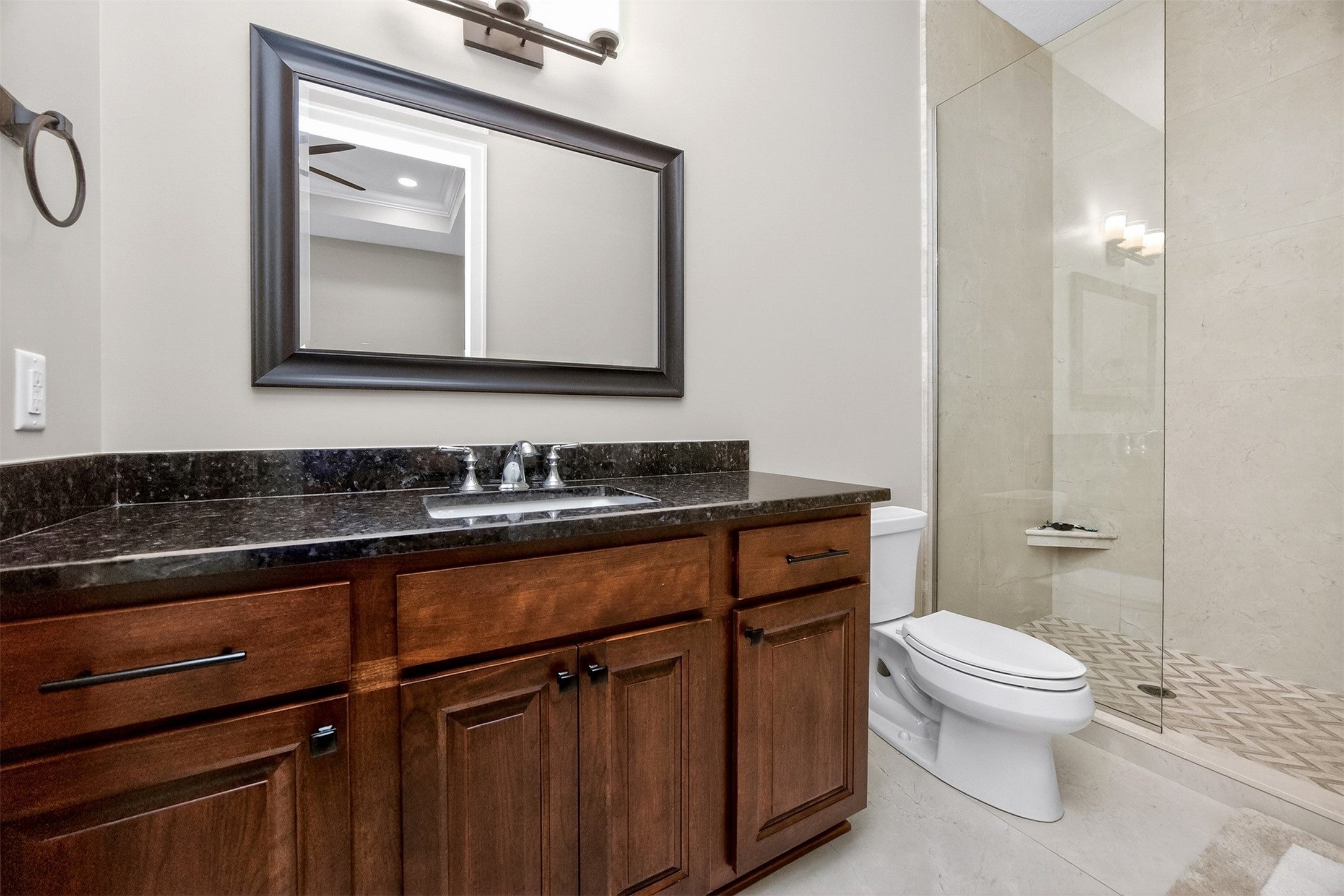 Urbandale, Iowa, 50323, United States, 5 Bedrooms Bedrooms, ,6 BathroomsBathrooms,Residential,Active,2030589