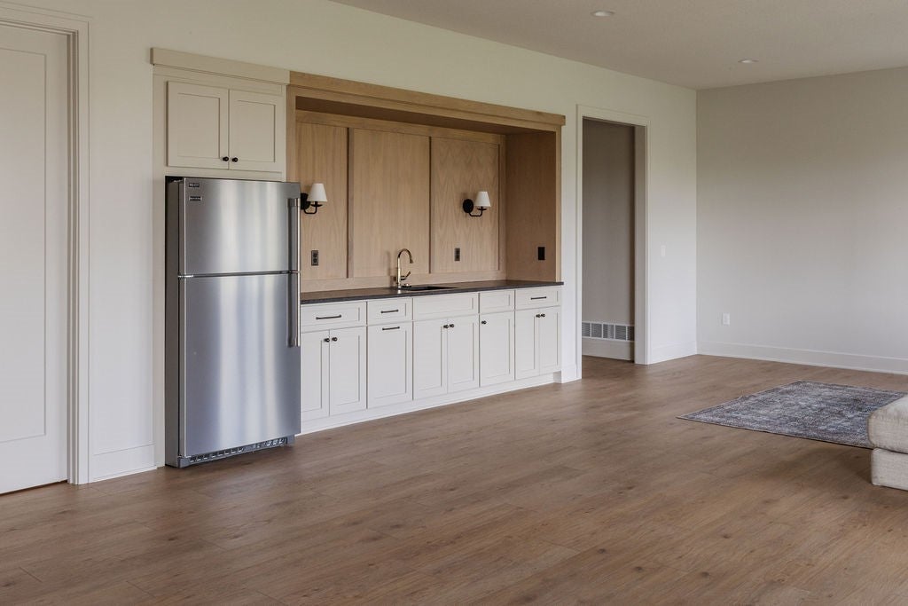 Clive, Iowa, 50325, United States, ,4 BathroomsBathrooms,Residential,Active,1769870