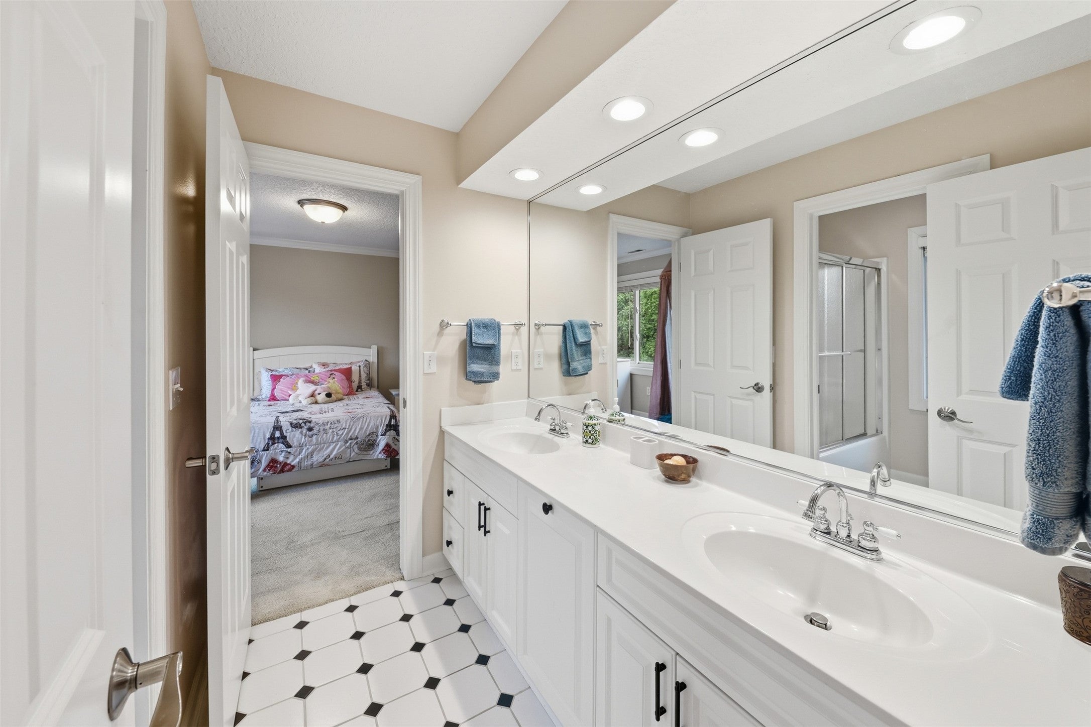 West Des Moines, Iowa, 50266, United States, 5 Bedrooms Bedrooms, ,5 BathroomsBathrooms,Residential,Active,1964503