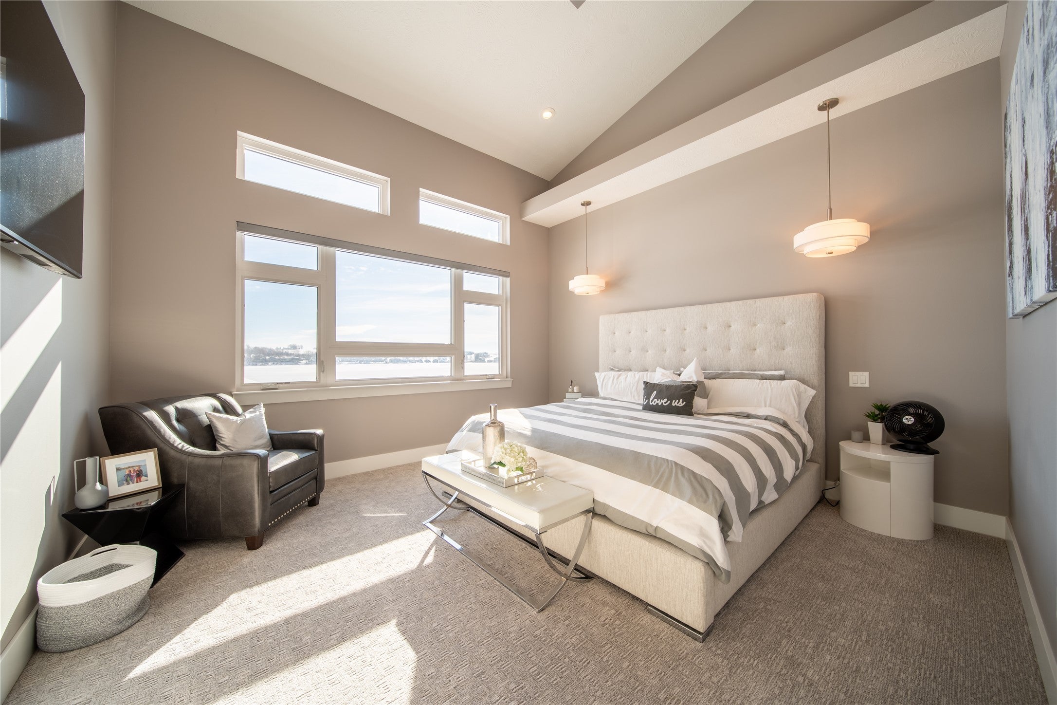 Spirit Lake, Iowa, 51360, United States, 7 Bedrooms Bedrooms, ,6 BathroomsBathrooms,Residential,Active,2007135