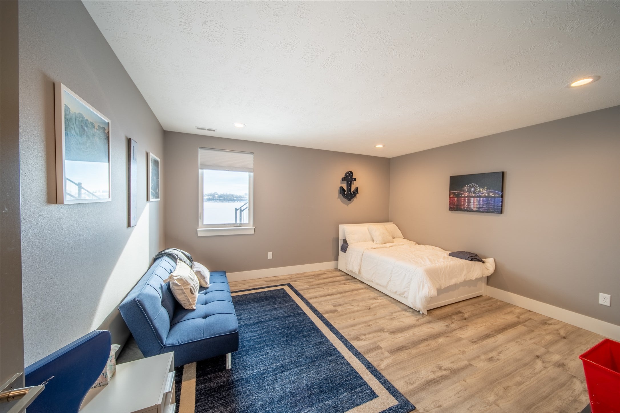 Spirit Lake, Iowa, 51360, United States, 7 Bedrooms Bedrooms, ,6 BathroomsBathrooms,Residential,Active,2007135