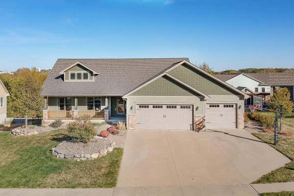 612 SPRING VALLEY LN, PELLA, IA 50219 - Image 1