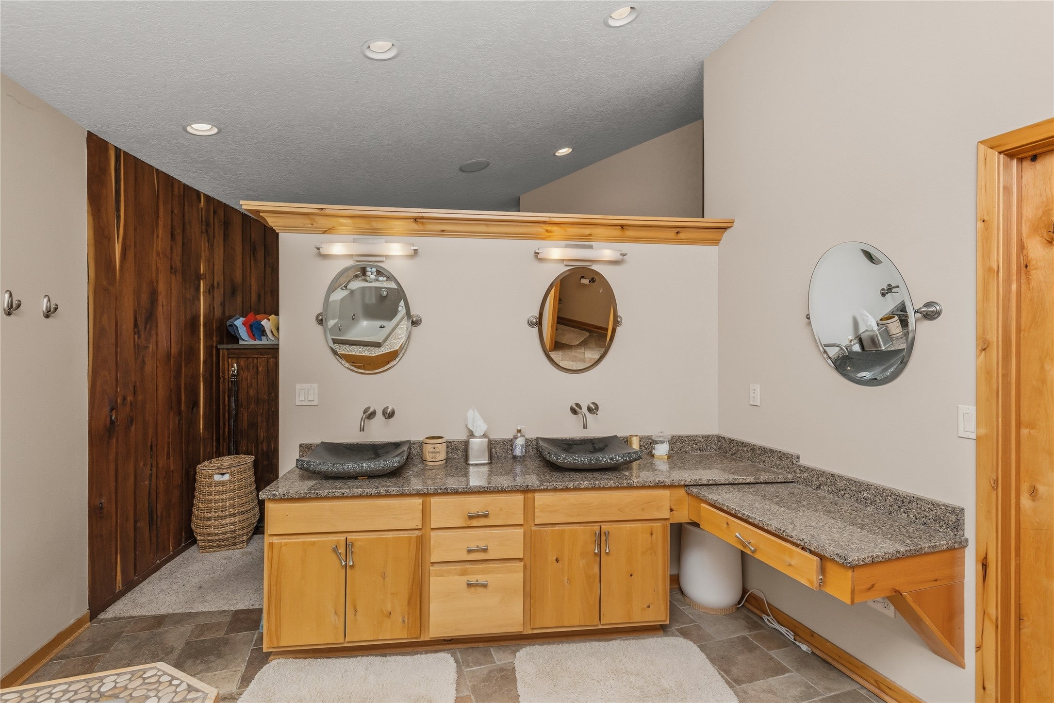 Adel, Iowa, 50003, United States, 3 Bedrooms Bedrooms, ,3 BathroomsBathrooms,Residential,Active,1971020