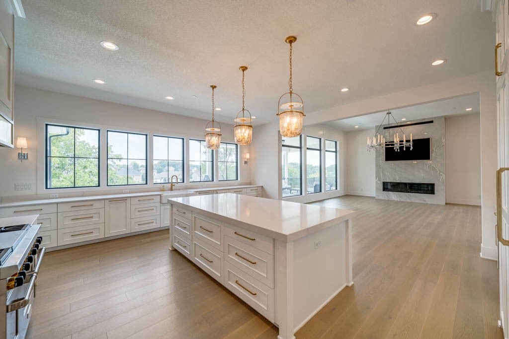 Clive, Iowa, 50325, United States, 5 Bedrooms Bedrooms, ,6 BathroomsBathrooms,Residential,Active,1909646